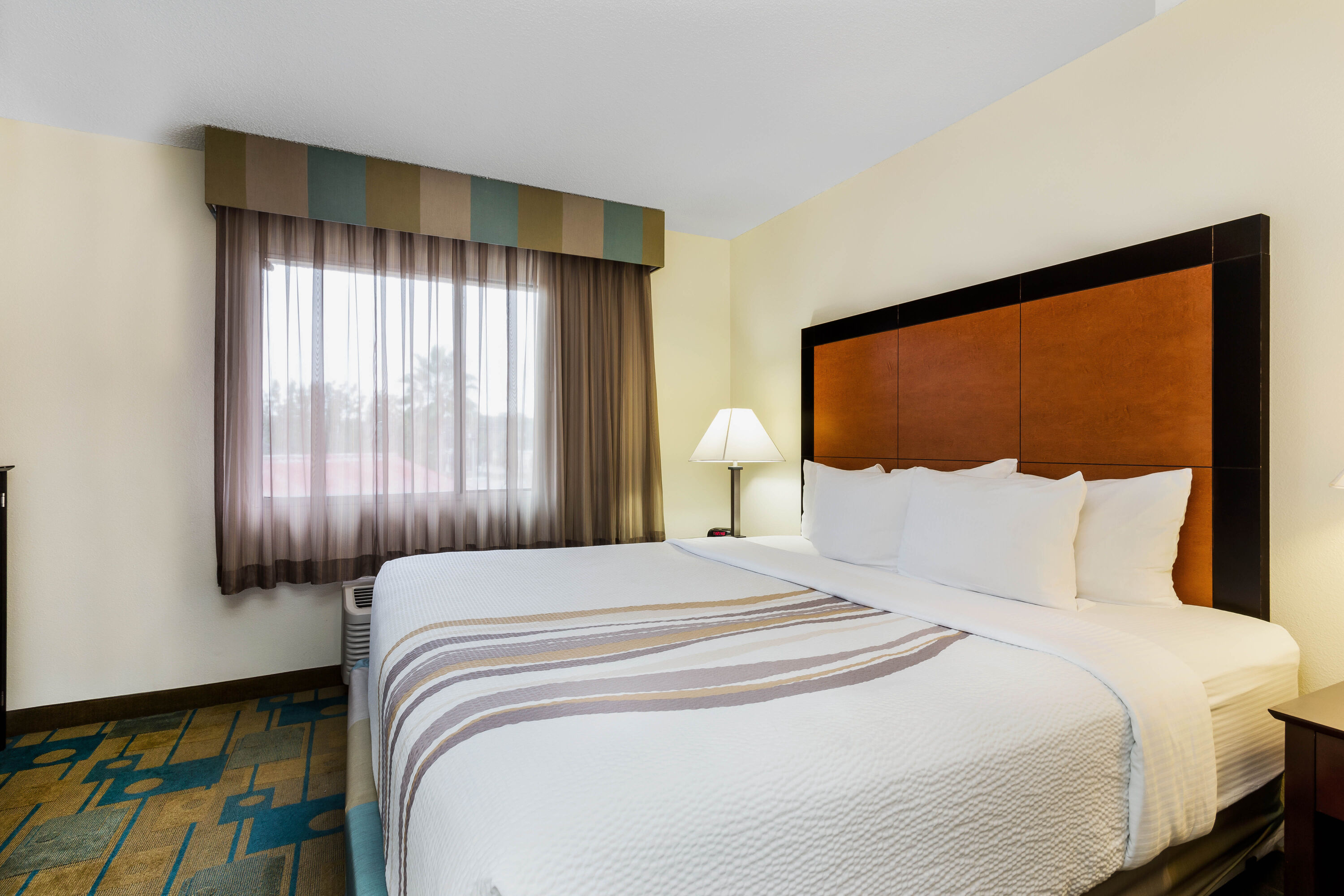 La Quinta Inn & Suites by Wyndham St. Pete-Clearwater Airpt suite in Clearwater, Florida