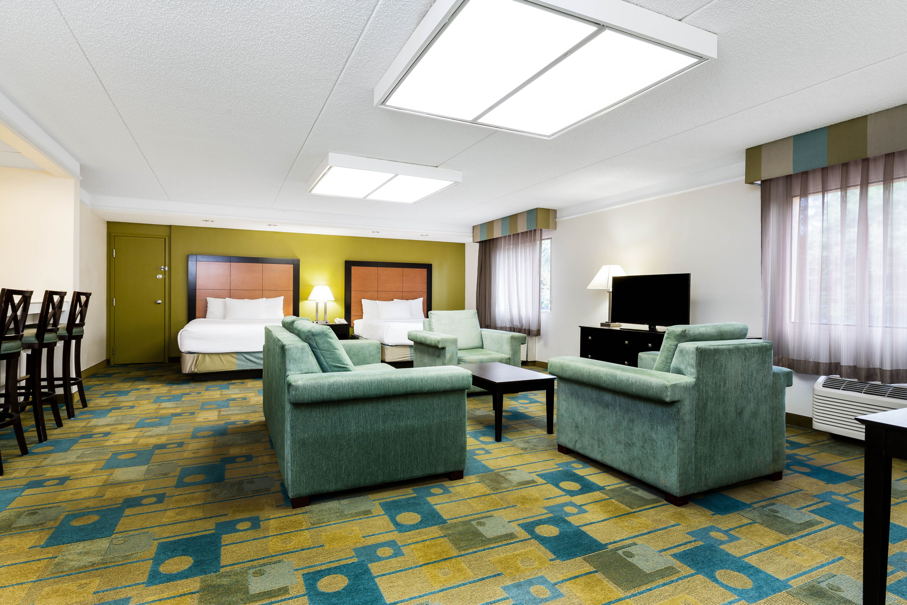 La Quinta Inn & Suites by Wyndham St. Pete-Clearwater Airpt suite in Clearwater, Florida