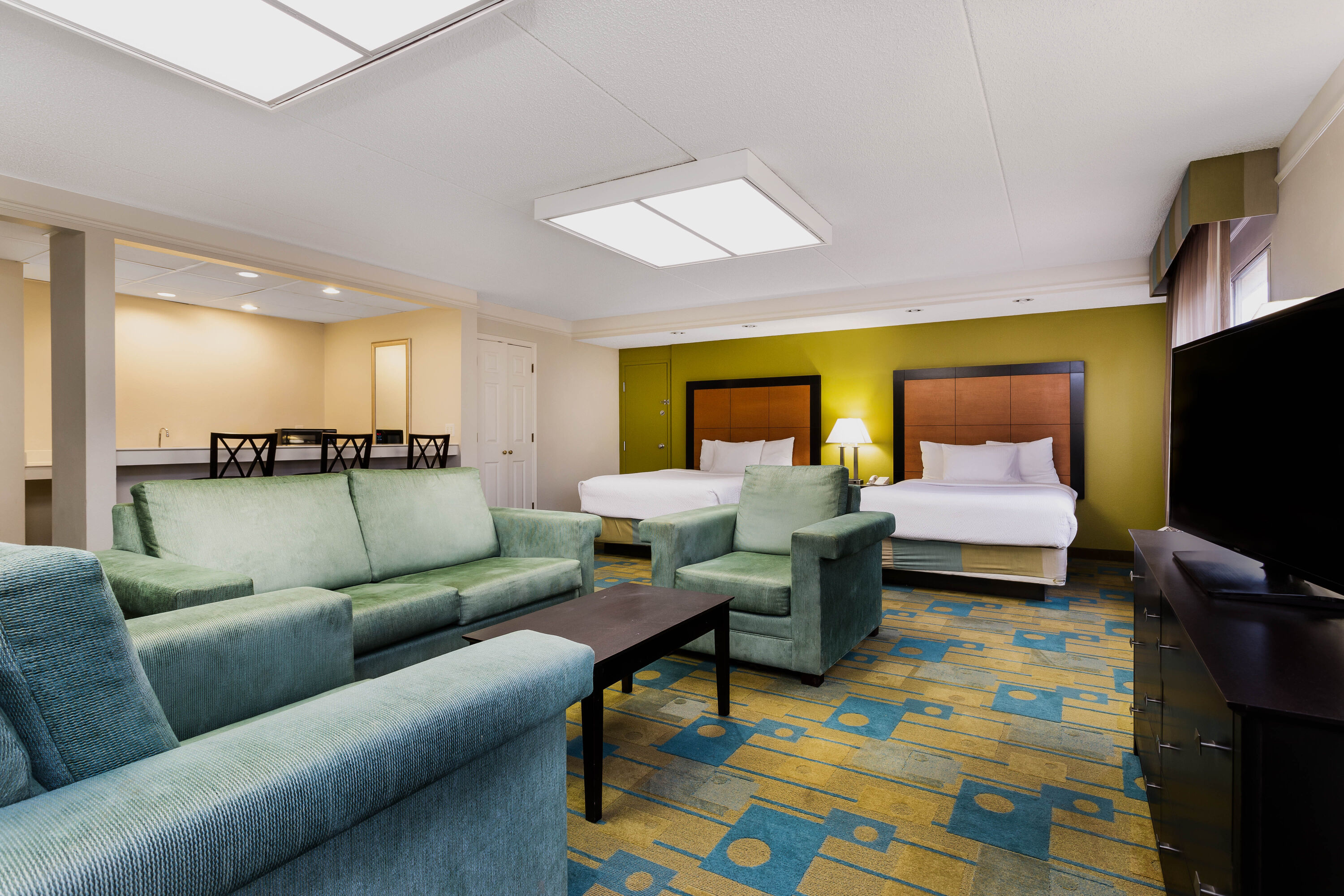 La Quinta Inn & Suites by Wyndham St. Pete-Clearwater Airpt suite in Clearwater, Florida