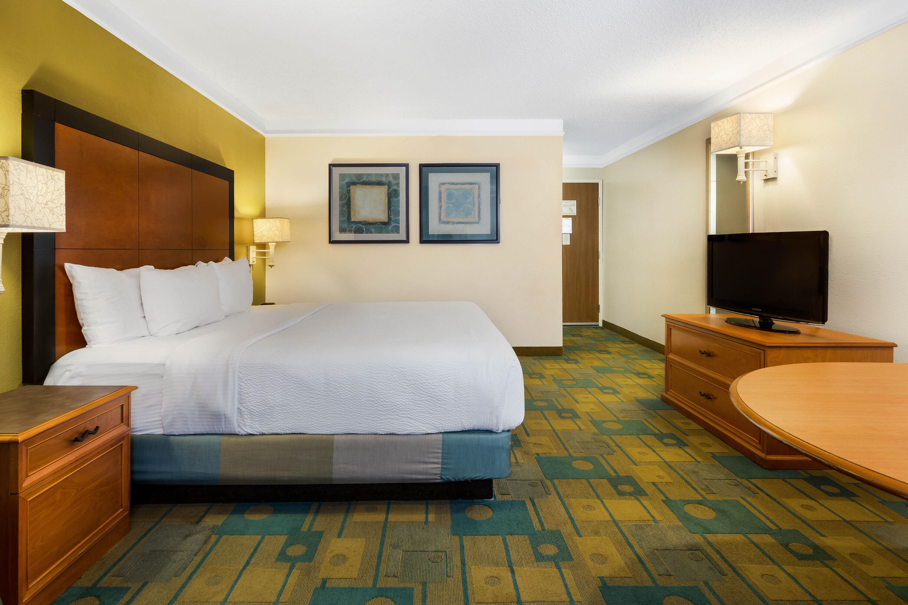 La Quinta Inn & Suites by Wyndham St. Pete-Clearwater Airpt suite in Clearwater, Florida