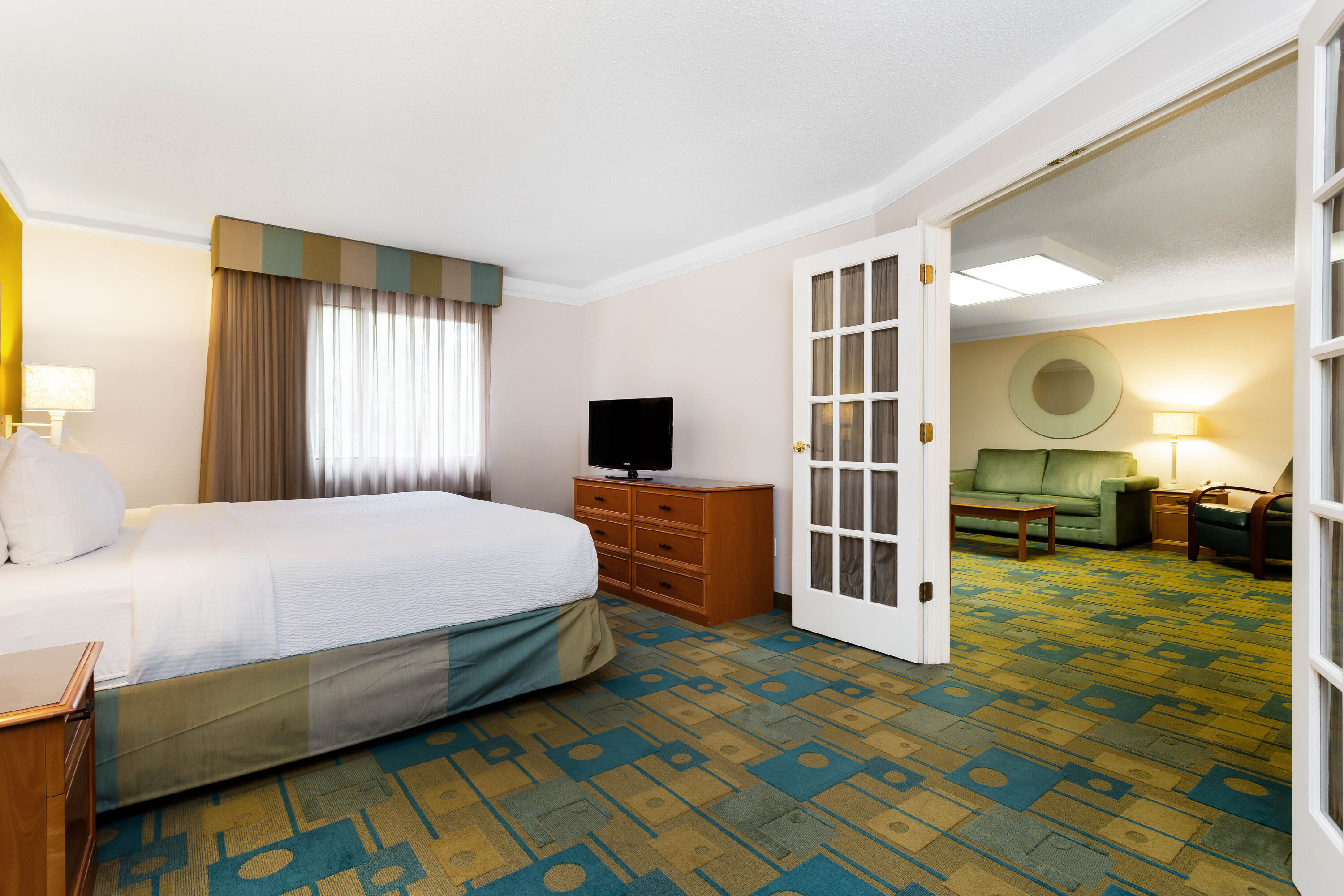 La Quinta Inn & Suites by Wyndham St. Pete-Clearwater Airpt suite in Clearwater, Florida