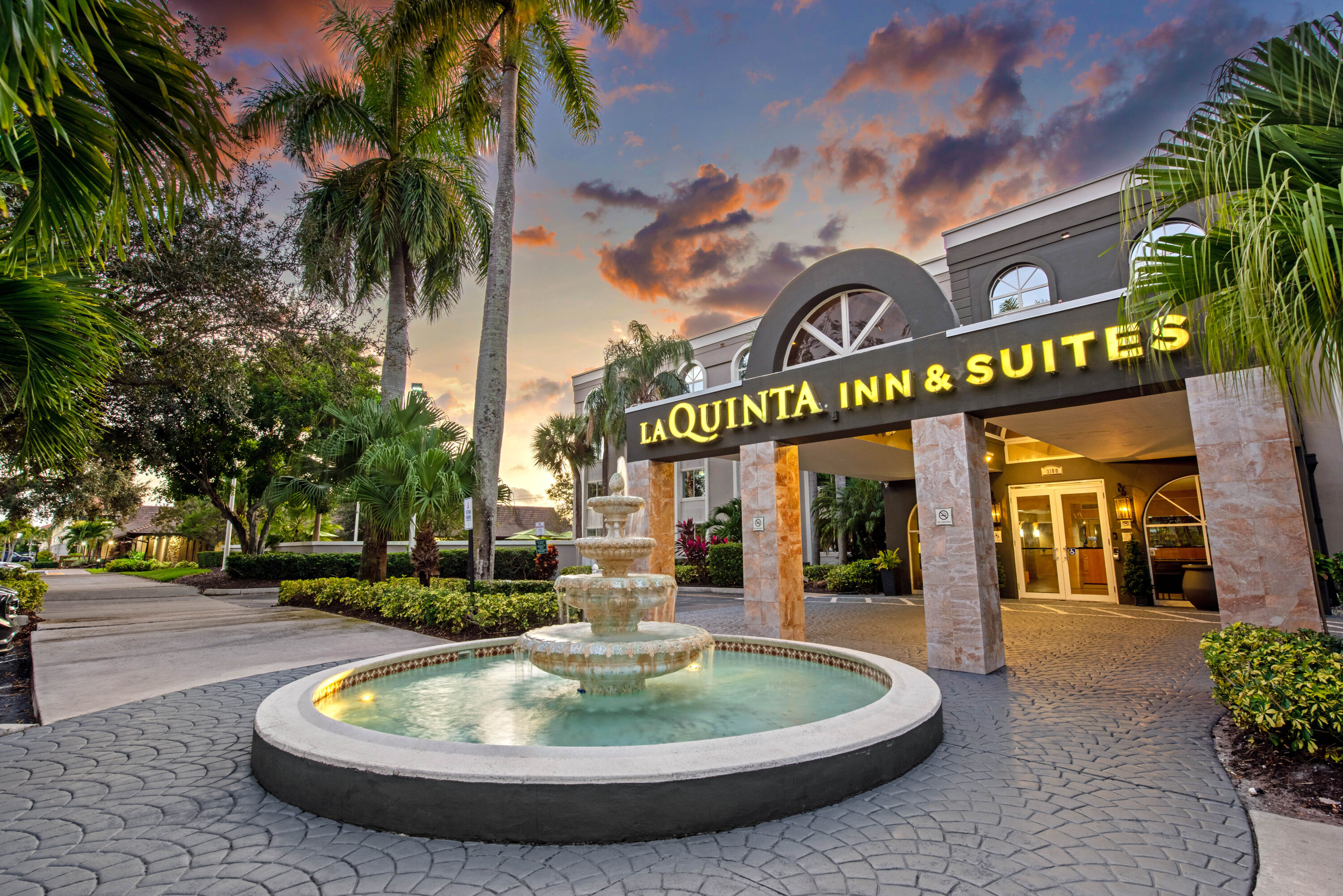 La Quinta Inn & Suites by Wyndham Coral Springs South Coral Springs