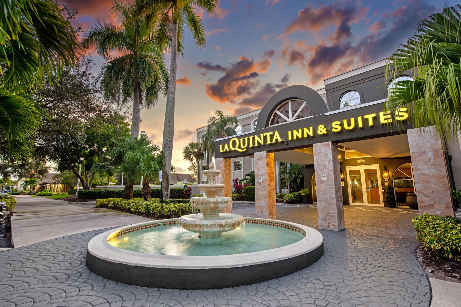 La Quinta Inn & Suites by Wyndham Coral Springs South Coral Springs