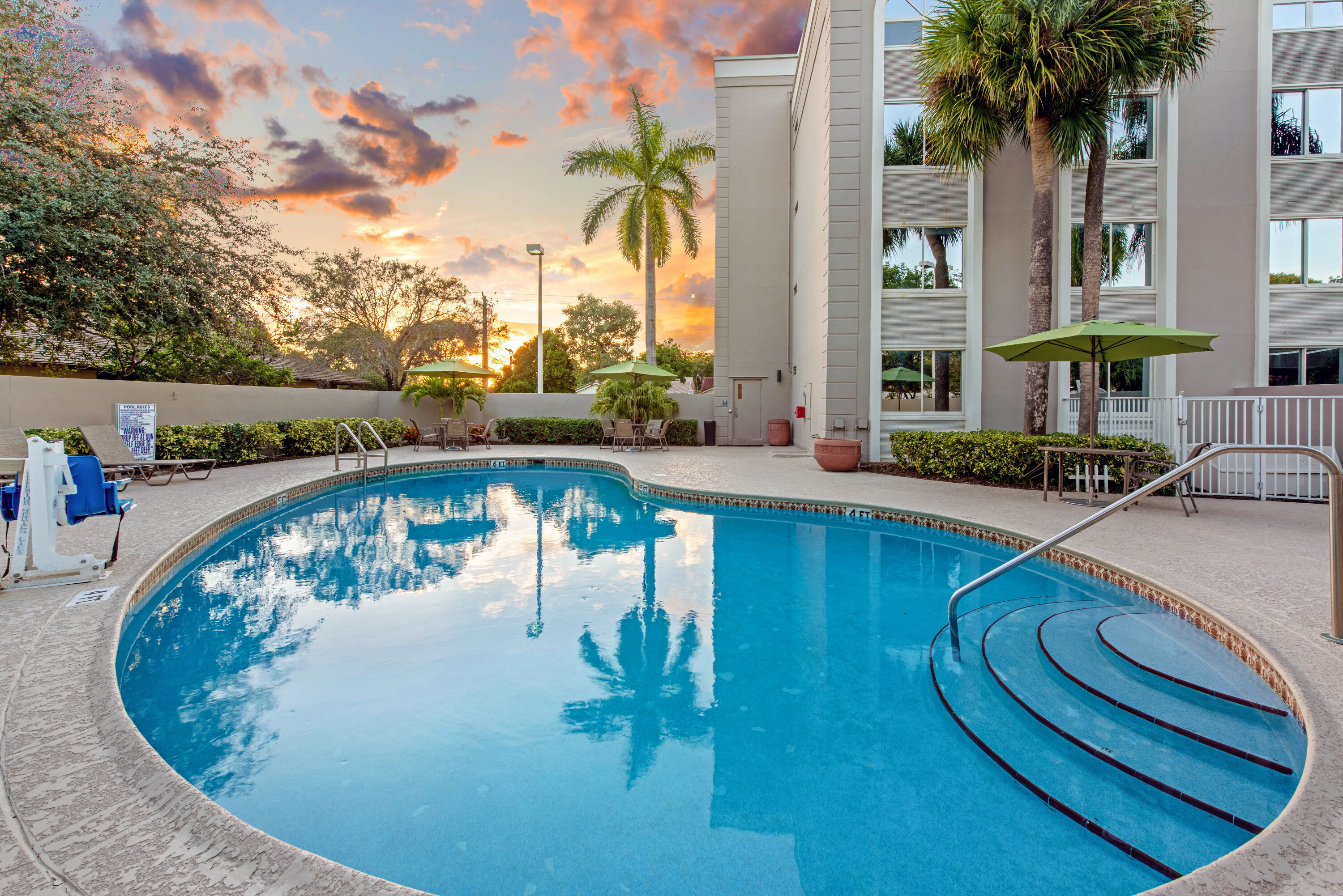 La Quinta Inn & Suites by Wyndham Coral Springs South Coral Springs