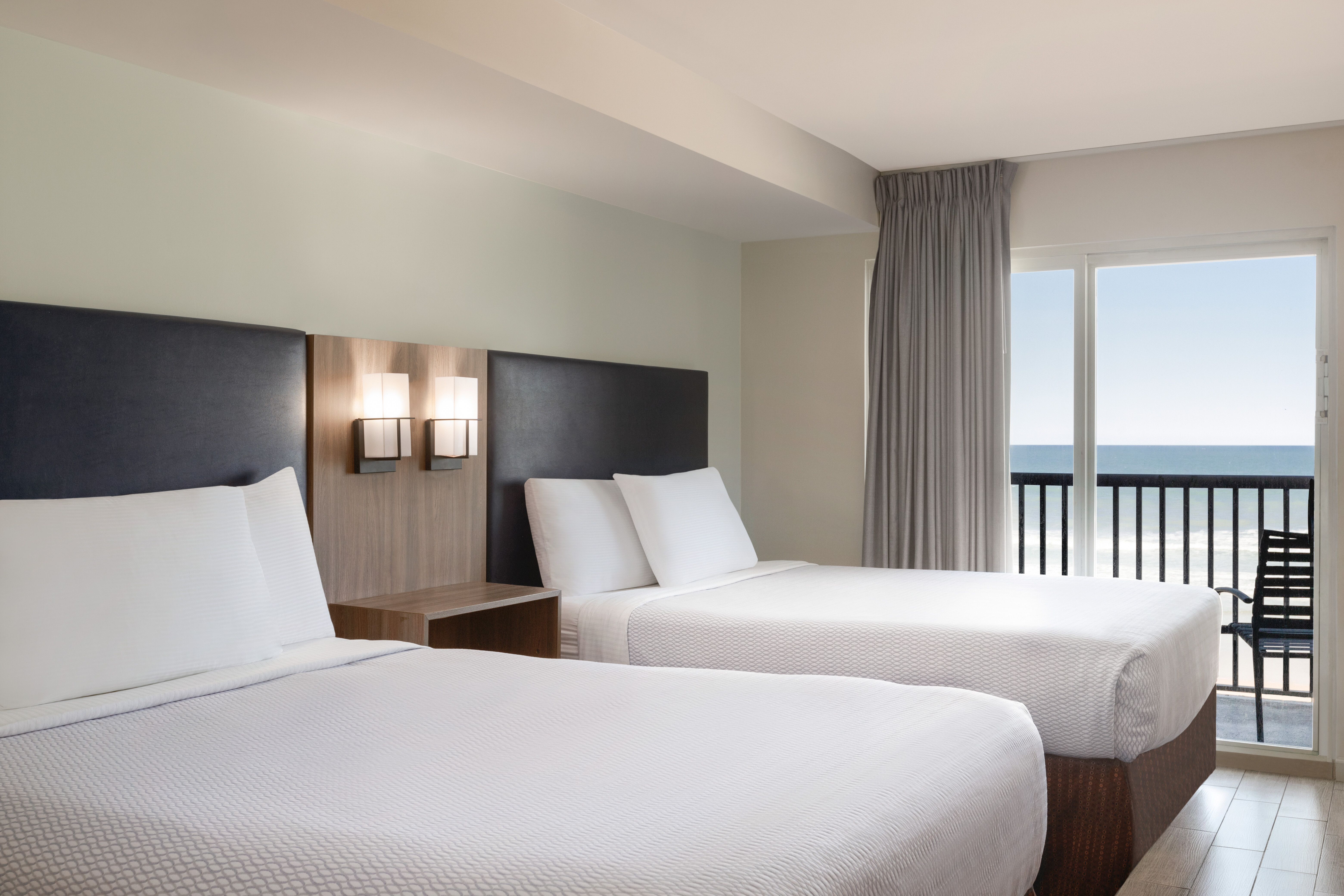 La Quinta Inn & Suites by Wyndham Oceanfront Daytona Beach Daytona