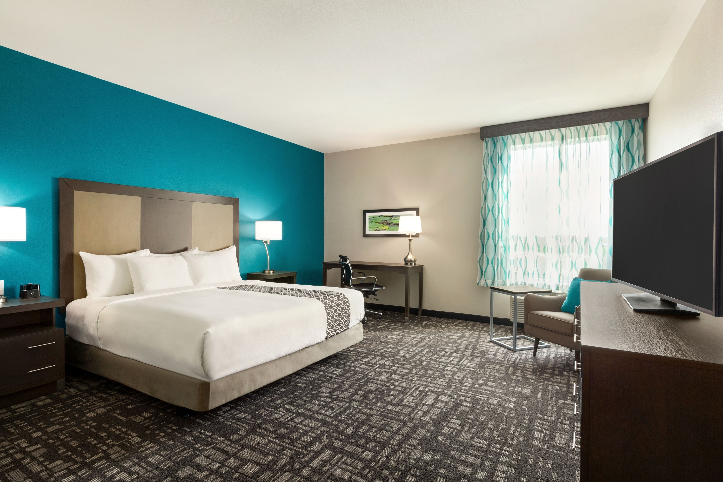 Guest room at the La Quinta by Wyndham Gainesville in Gainesville, Florida