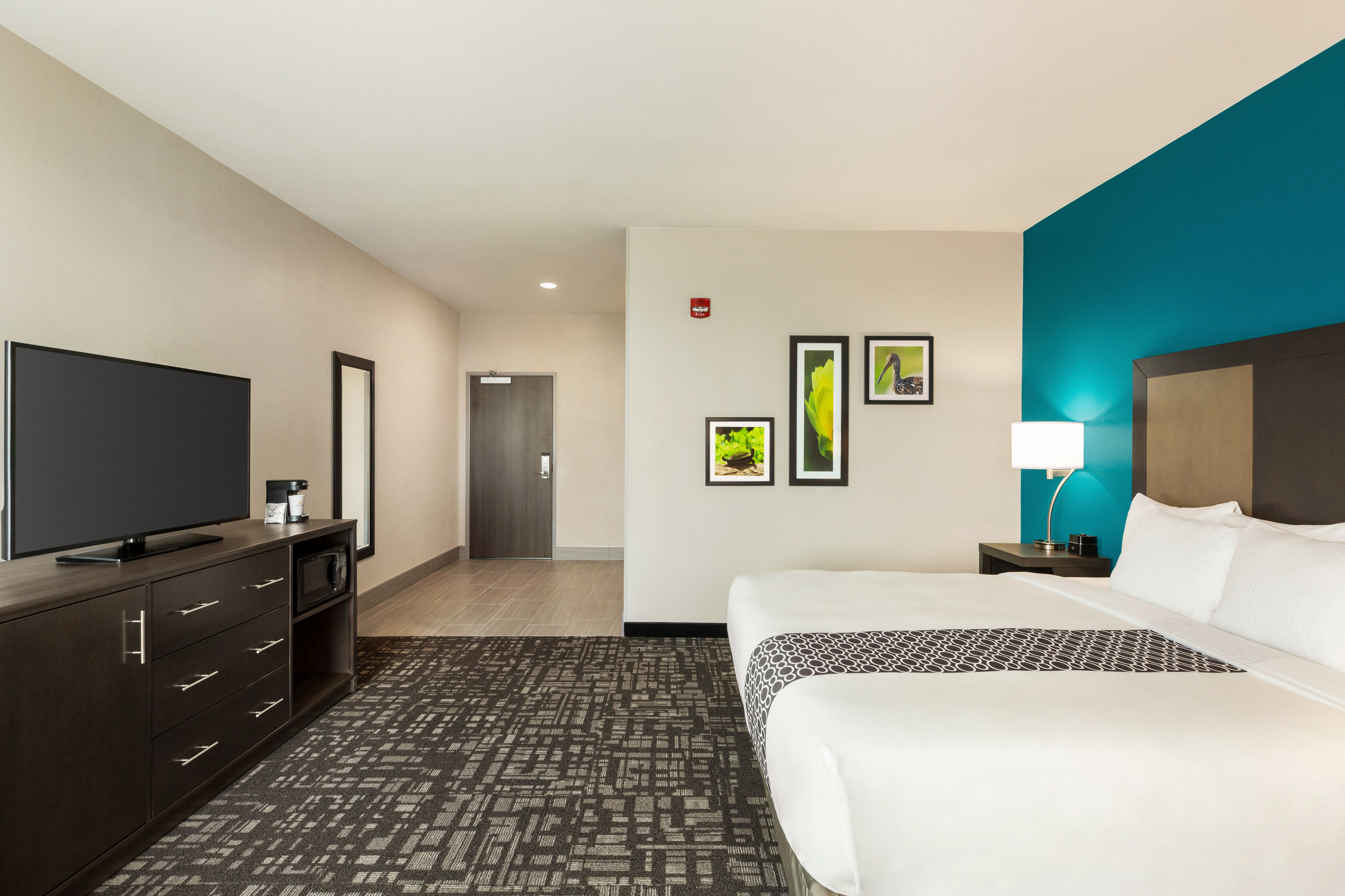 Guest room at the La Quinta by Wyndham Gainesville in Gainesville, Florida