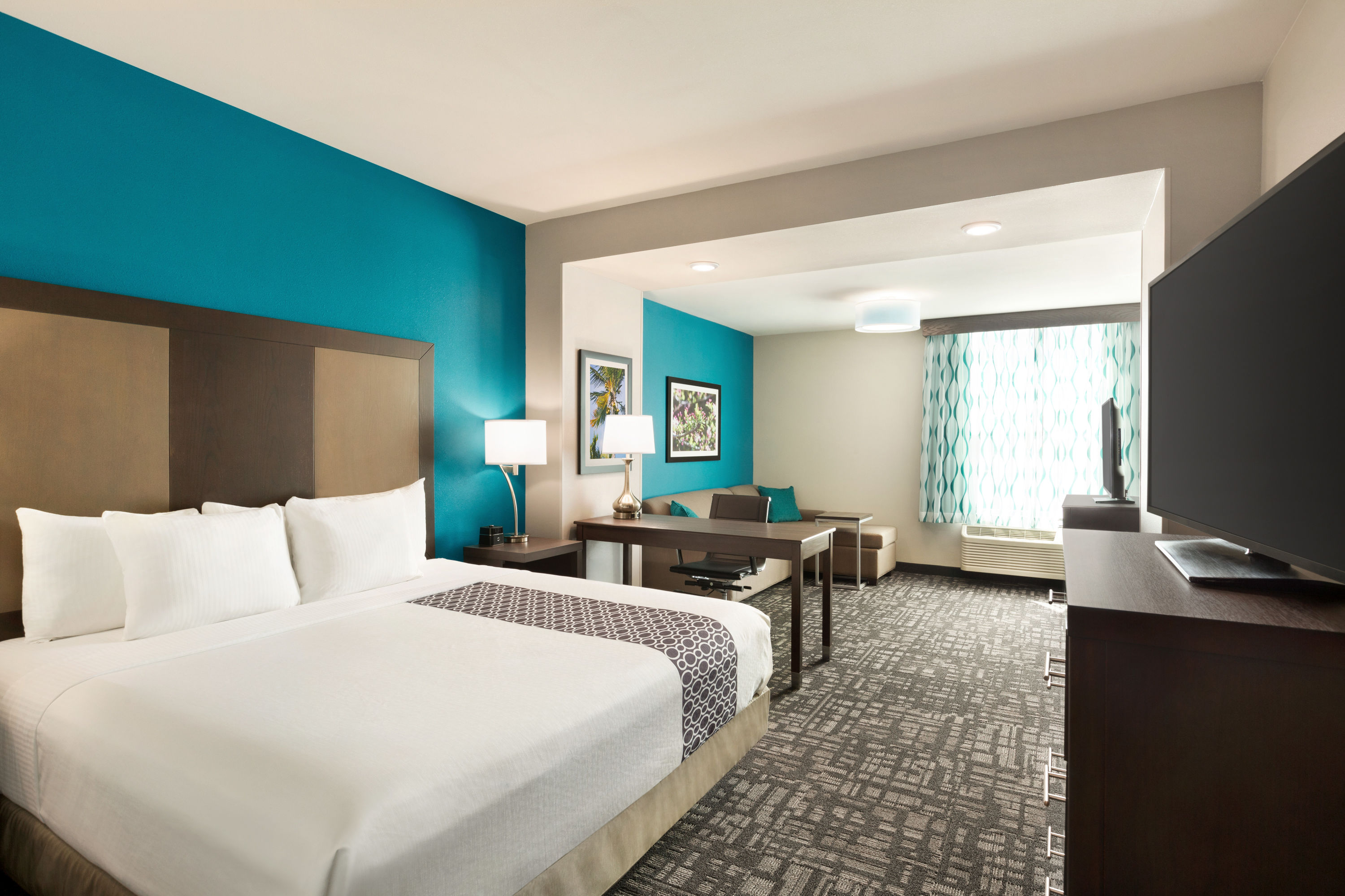 Guest room at the La Quinta by Wyndham Gainesville in Gainesville, Florida