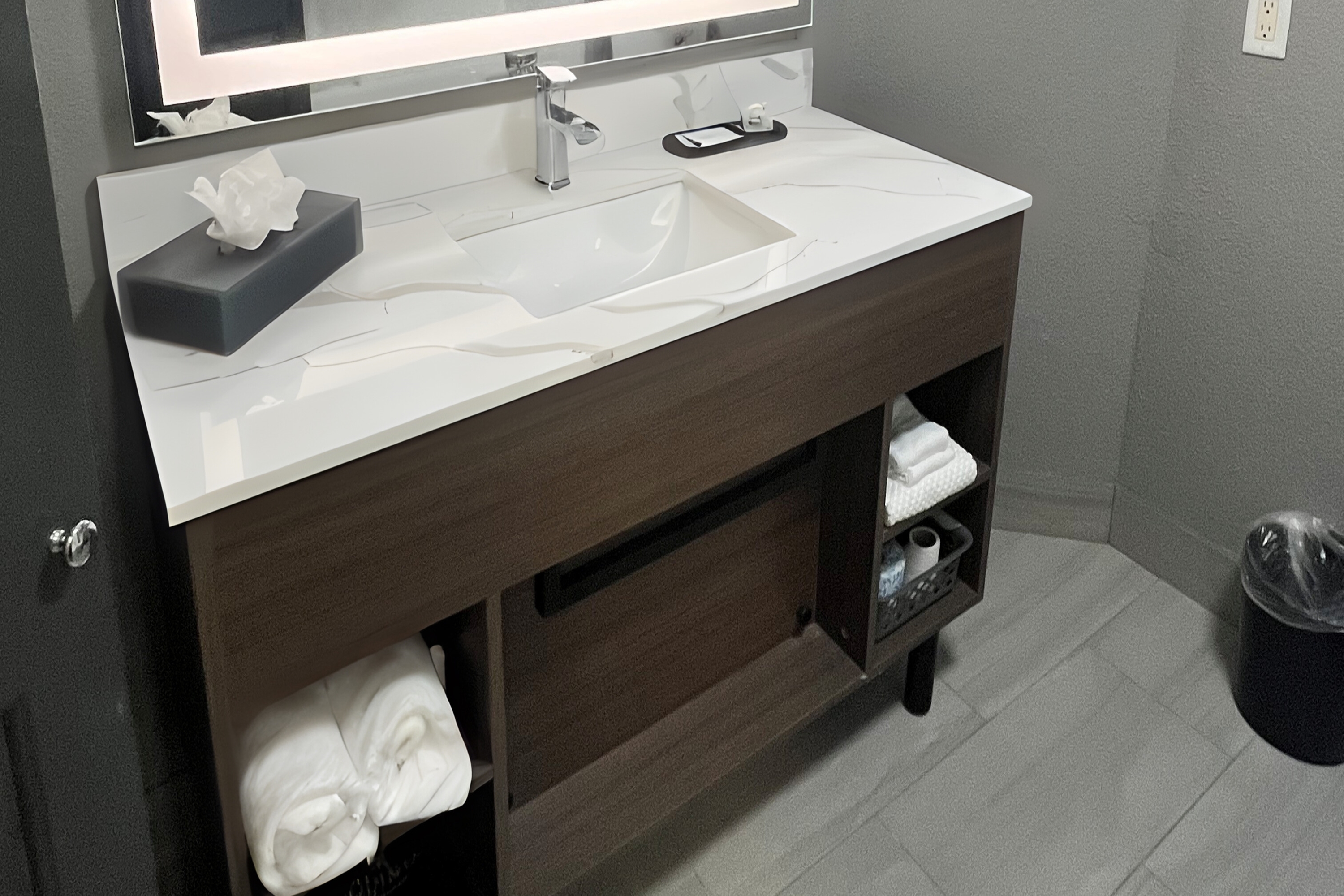 Guest room bath at the La Quinta Inn & Suites by Wyndham Jacksonville Butler Blvd in Jacksonville, Florida