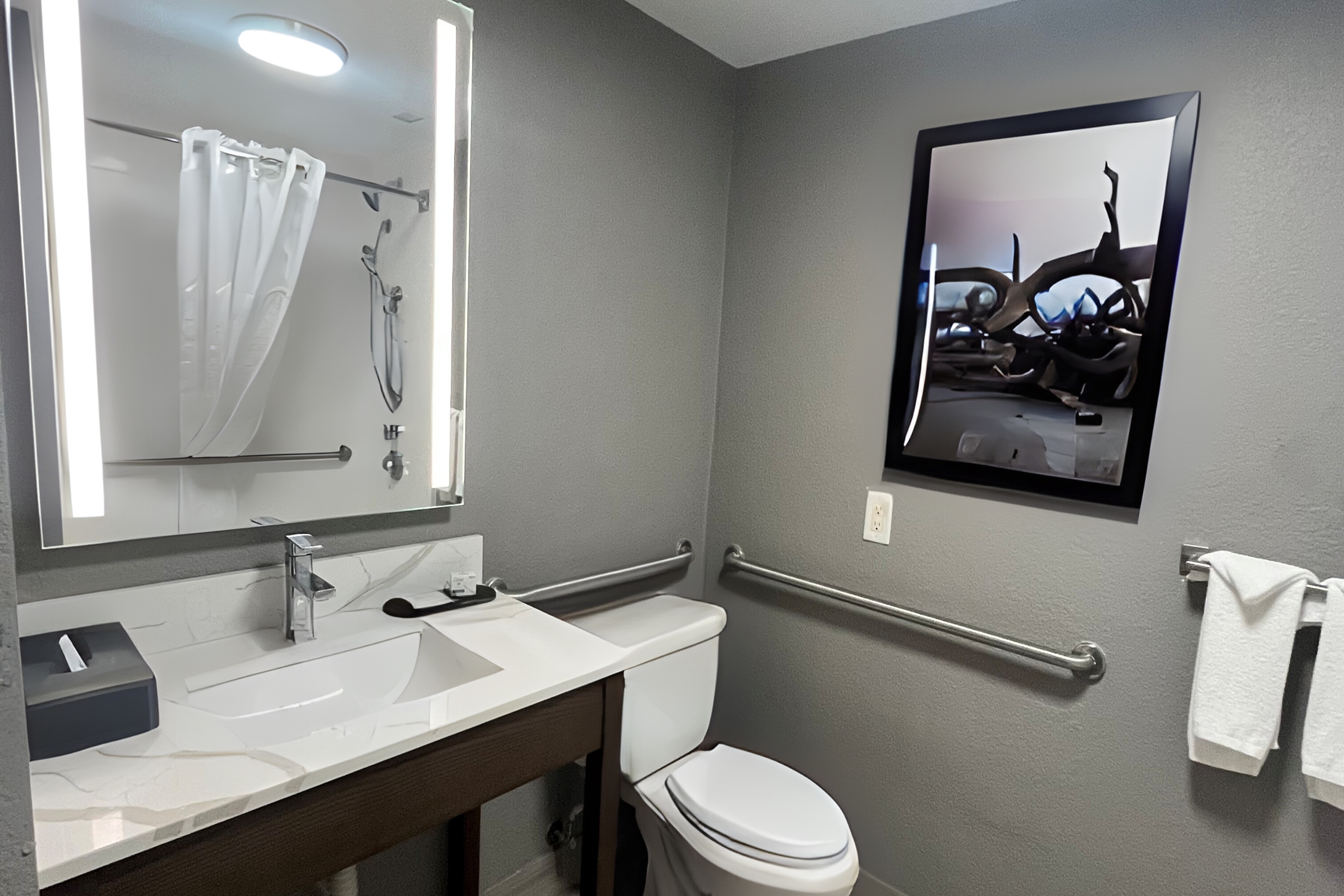 Guest room bath at the La Quinta Inn & Suites by Wyndham Jacksonville Butler Blvd in Jacksonville, Florida