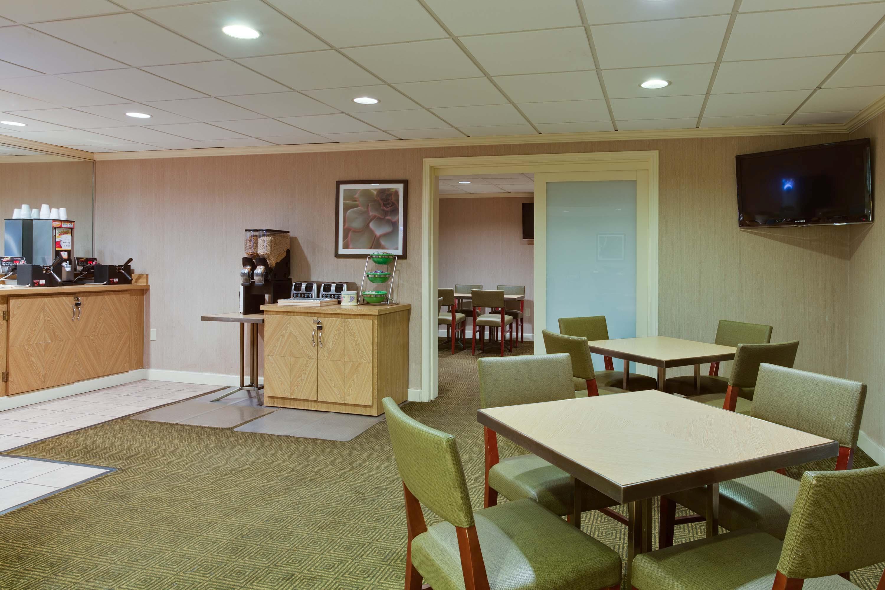 Property amenity at La Quinta Inn & Suites by Wyndham Lakeland East in Lakeland, Florida