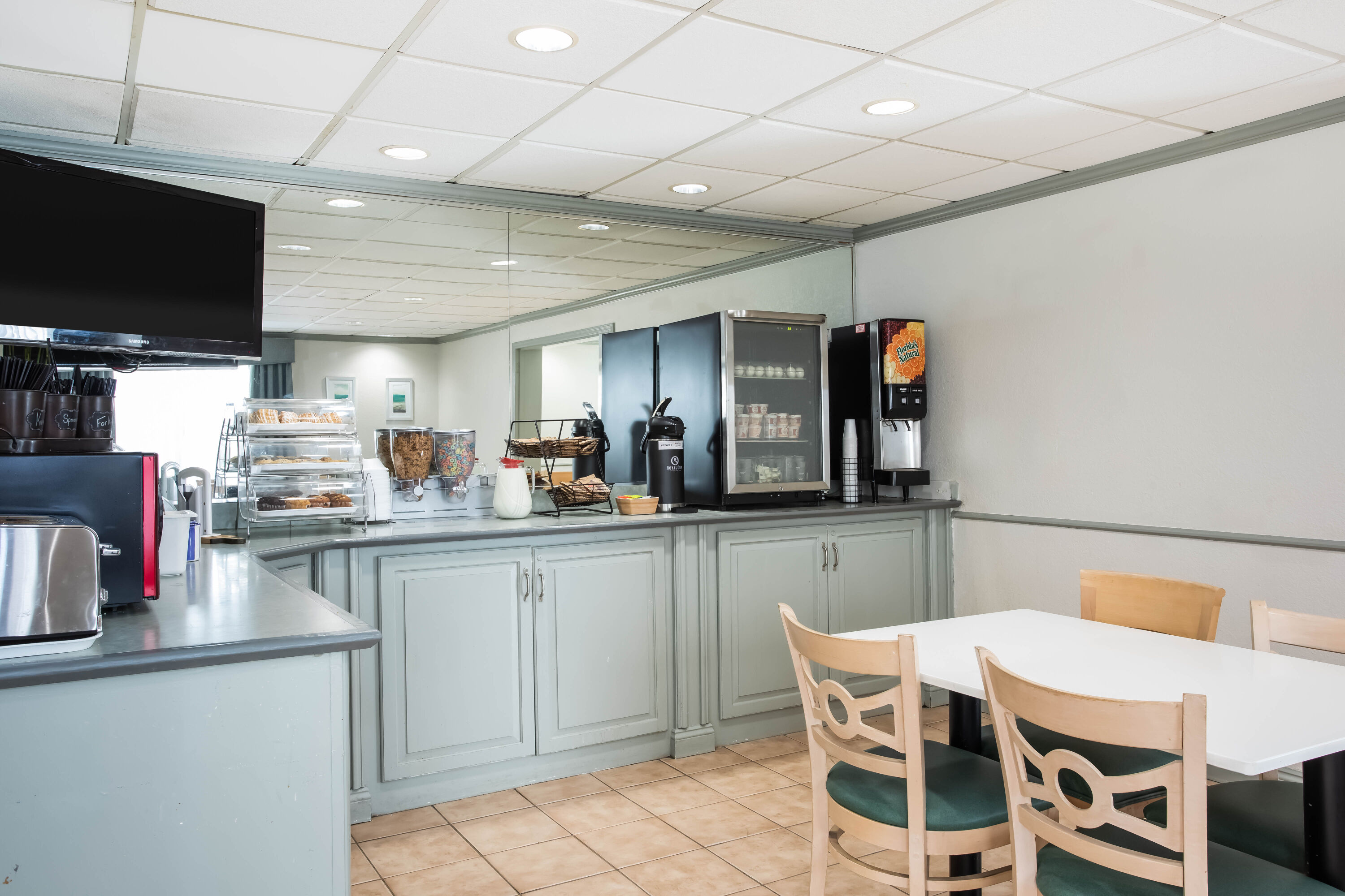 Free breakfast at La Quinta Inn & Suites by Wyndham Melbourne Viera in Melbourne, Florida