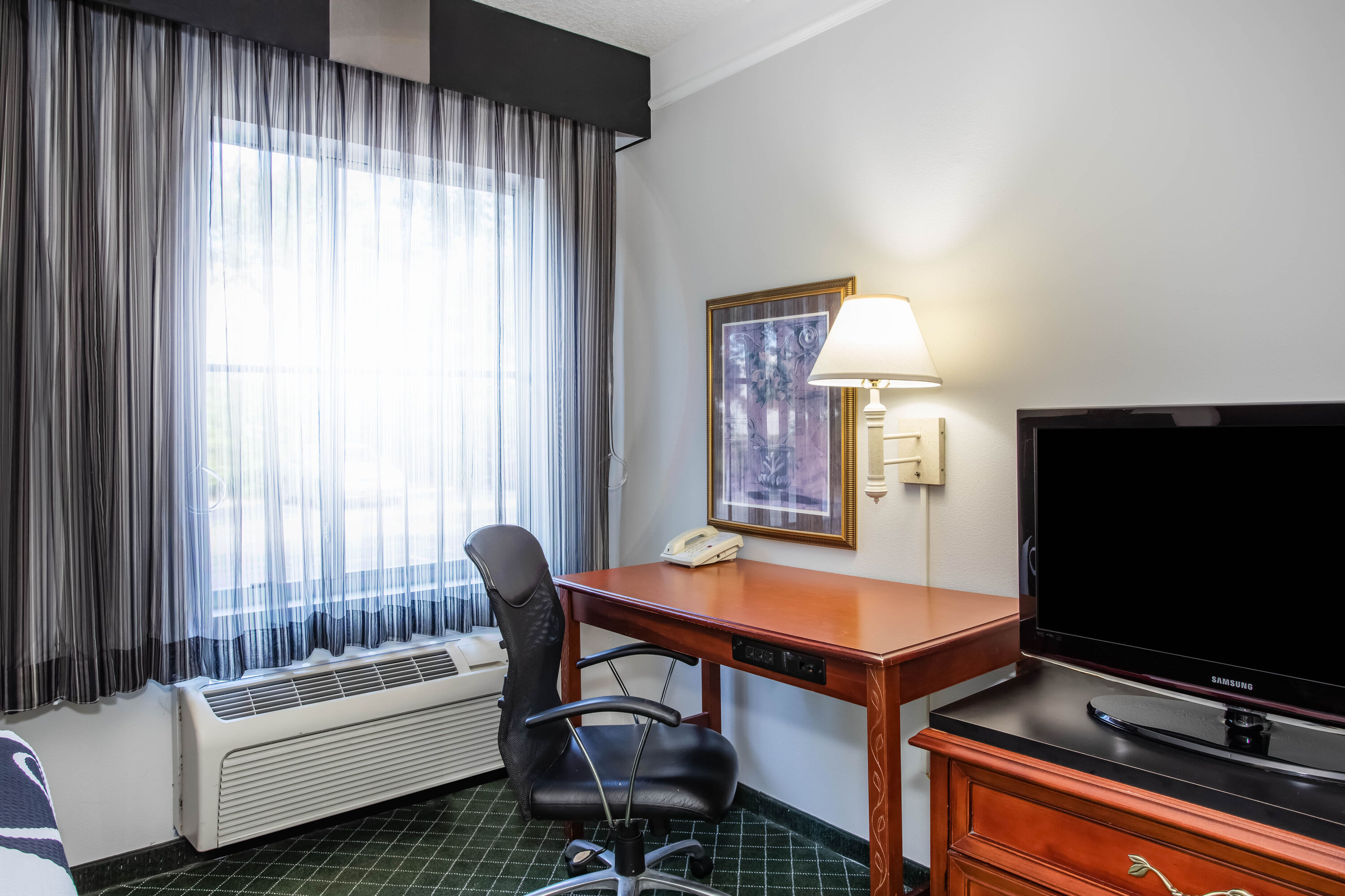 Guest room feature at the La Quinta Inn & Suites by Wyndham Melbourne Viera in Melbourne, Florida