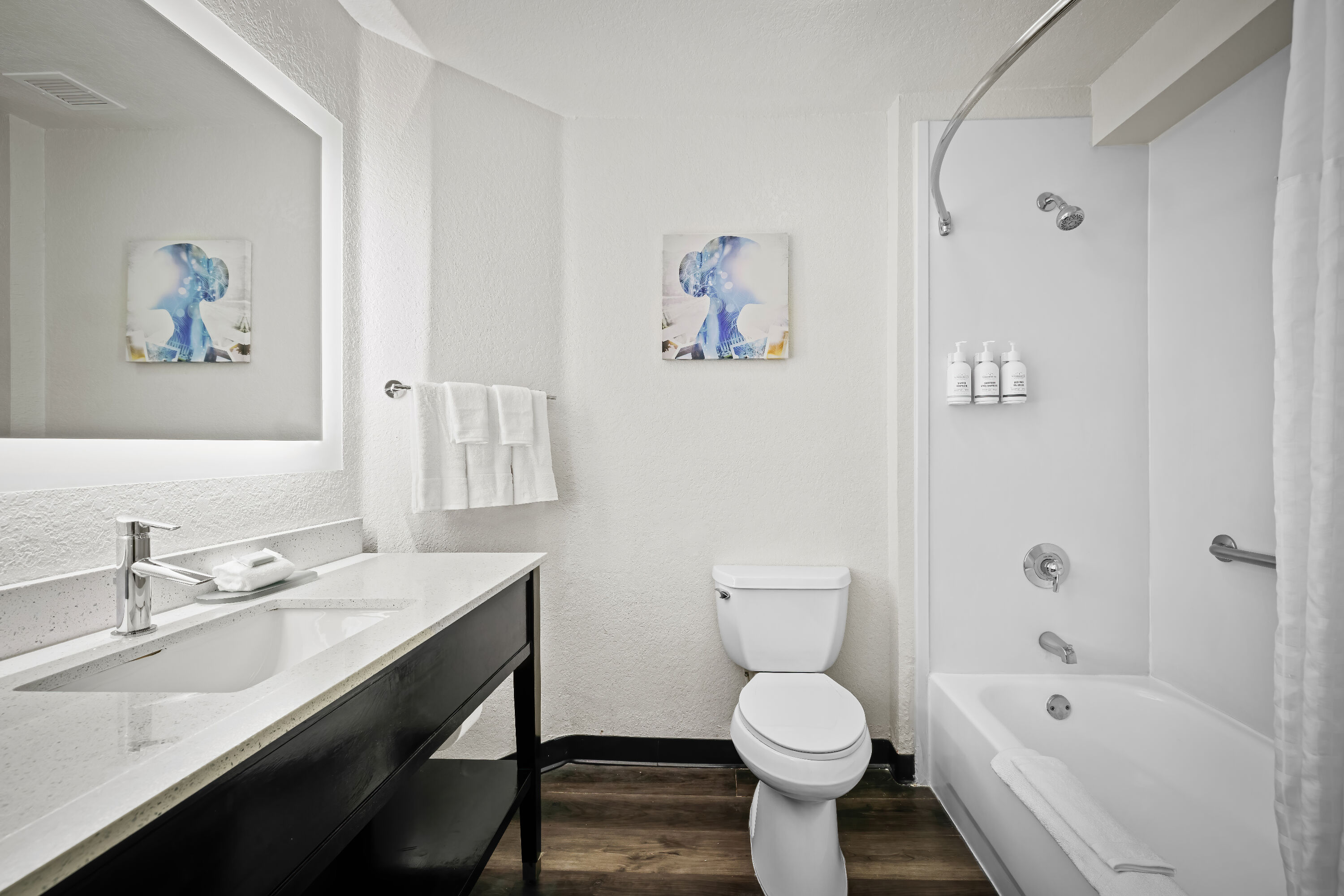 Guest room bath at the La Quinta Inn & Suites by Wyndham Miami Airport West in Miami, Florida