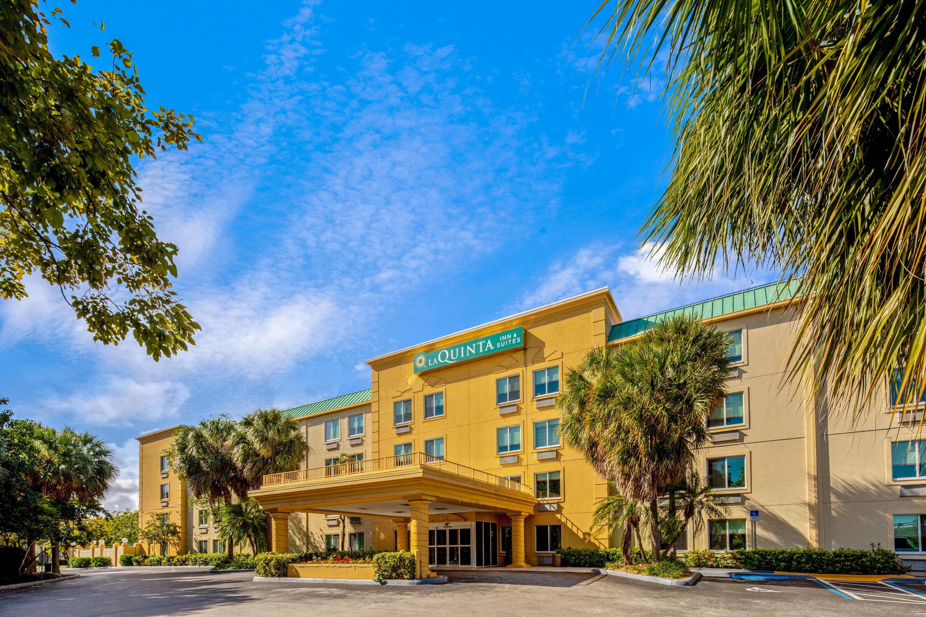 midt i intetsteds Kostumer Give La Quinta Inn & Suites by Wyndham Miami Cutler Bay | Miami, FL Hotels