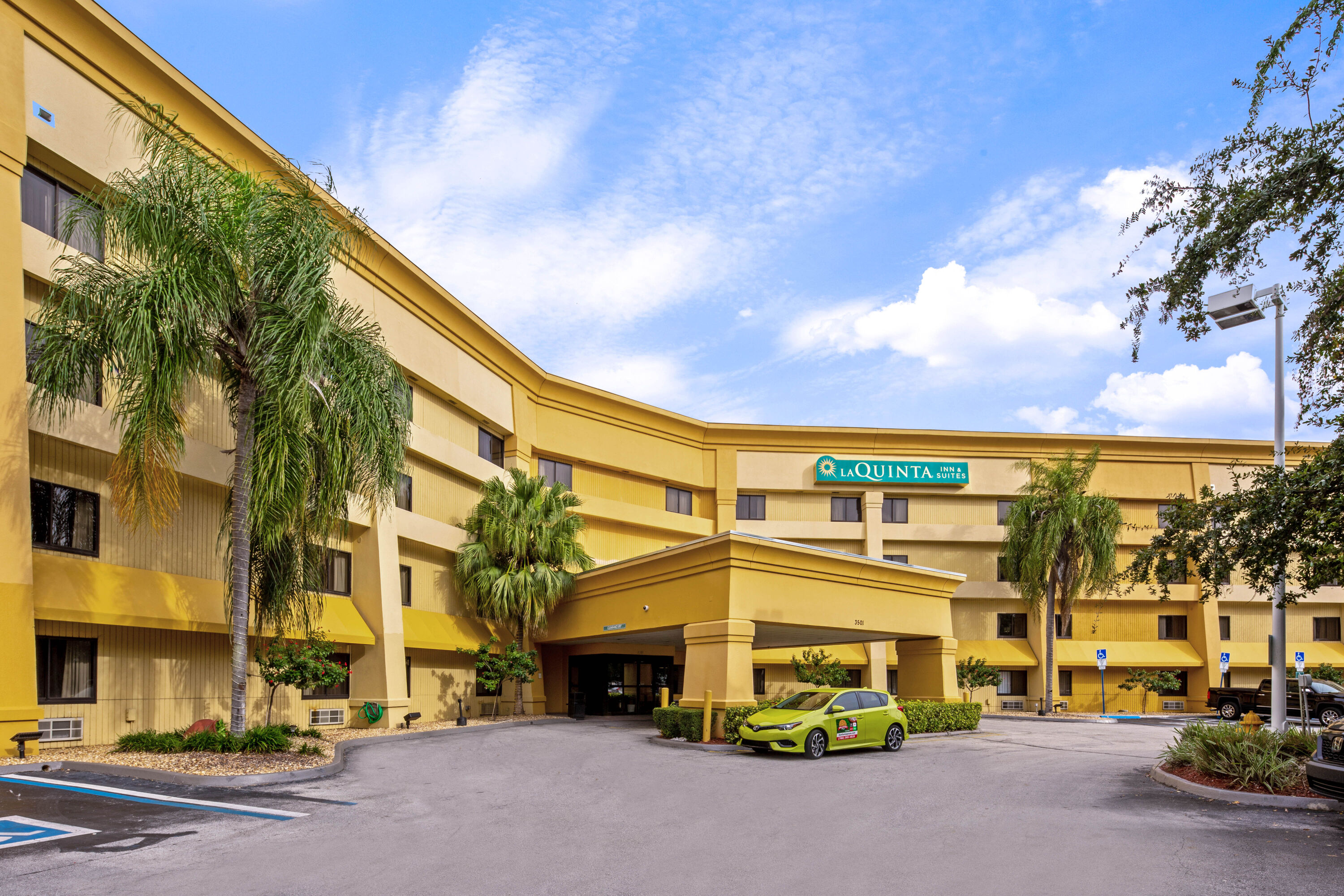 La Quinta Inn Suites By Wyndham Miami Airport East Miami Fl