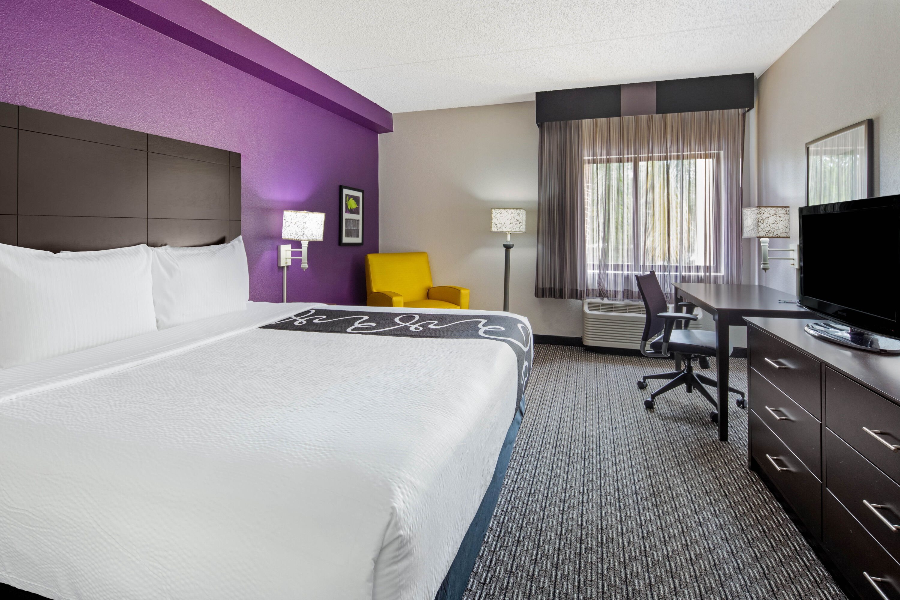 La Quinta Inn Amp Suites By Wyndham Miami Airport East
