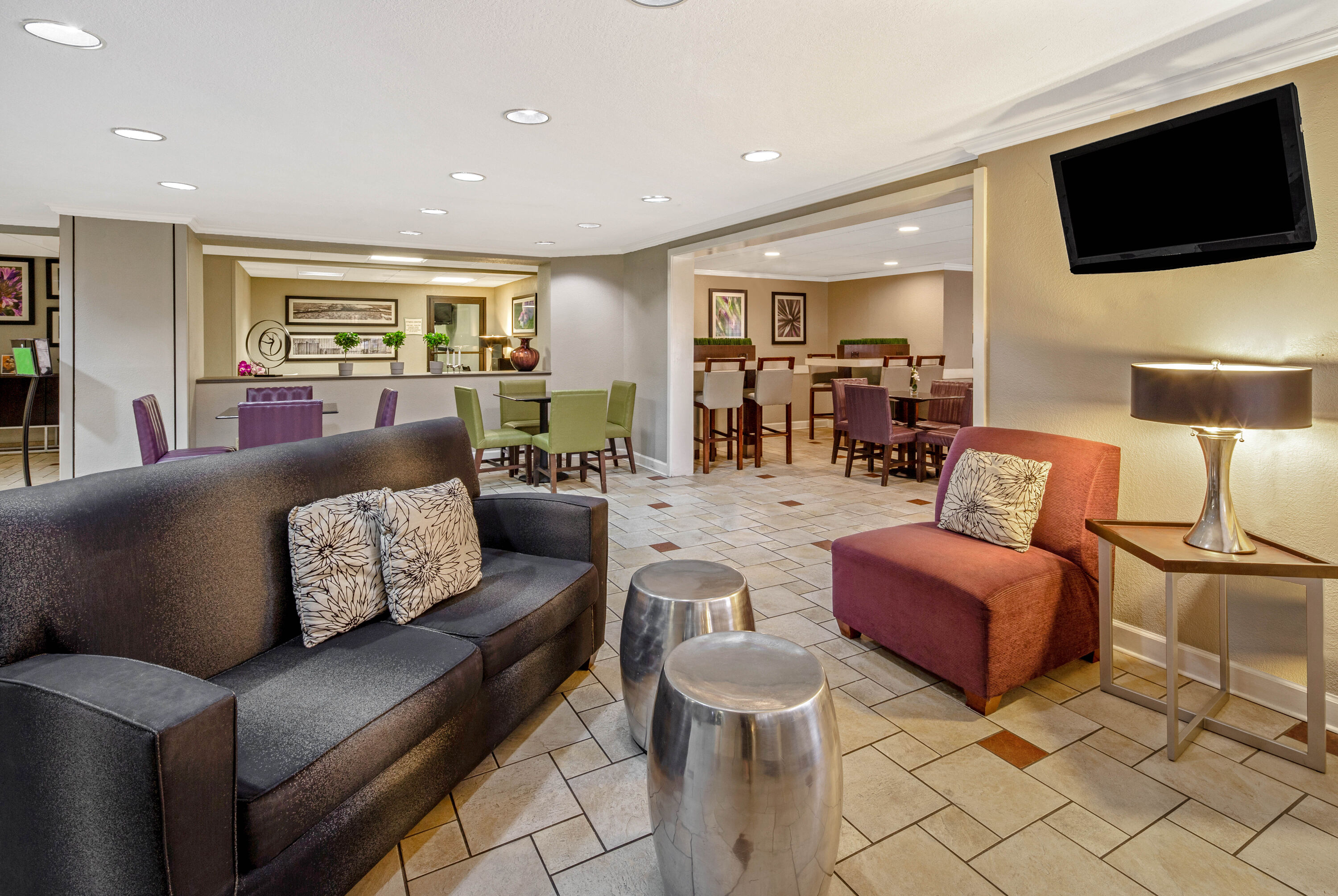 La Quinta Inn & Suites by Wyndham Miami Airport East ...