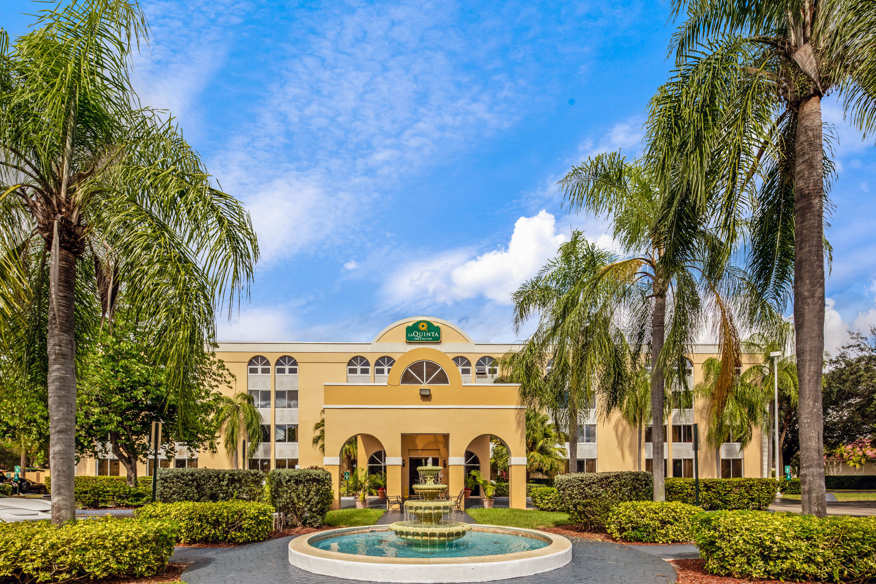 Quinta Inn Suites Wyndham Miami Lakes Miami  Hotels