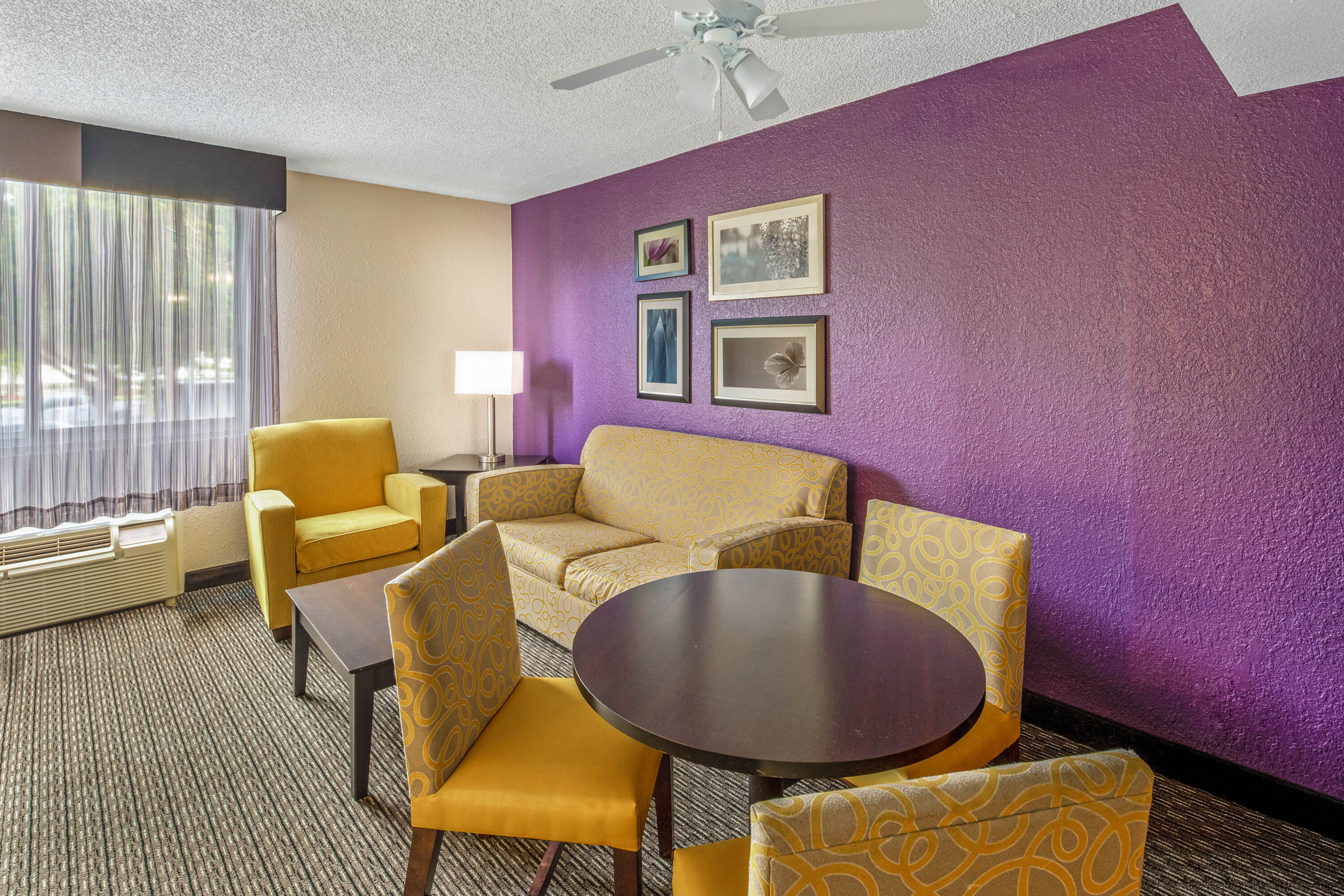 La Quinta Inn & Suites by Wyndham Miami Lakes suite in Miami, Florida