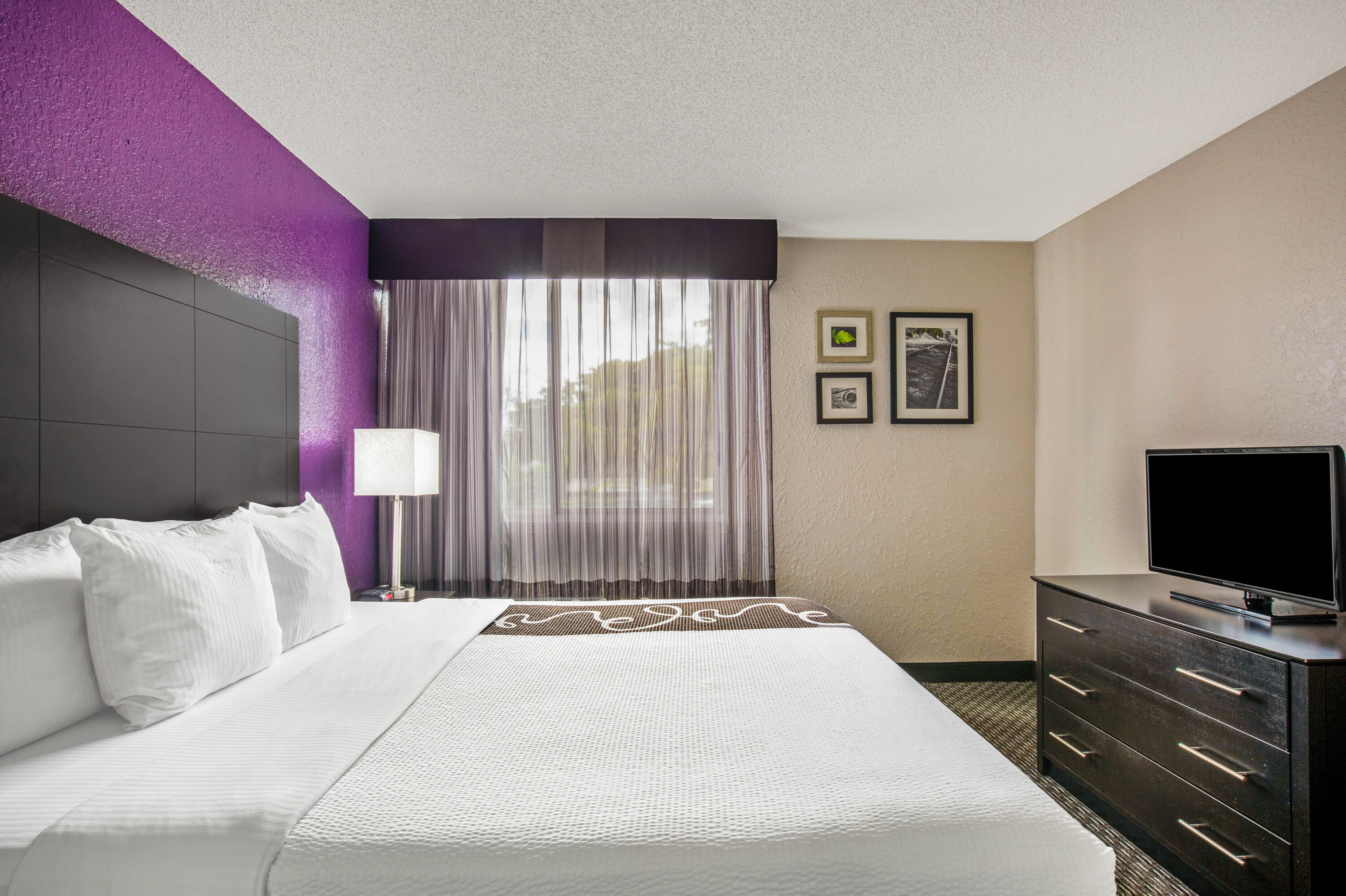 La Quinta Inn & Suites by Wyndham Miami Lakes suite in Miami, Florida
