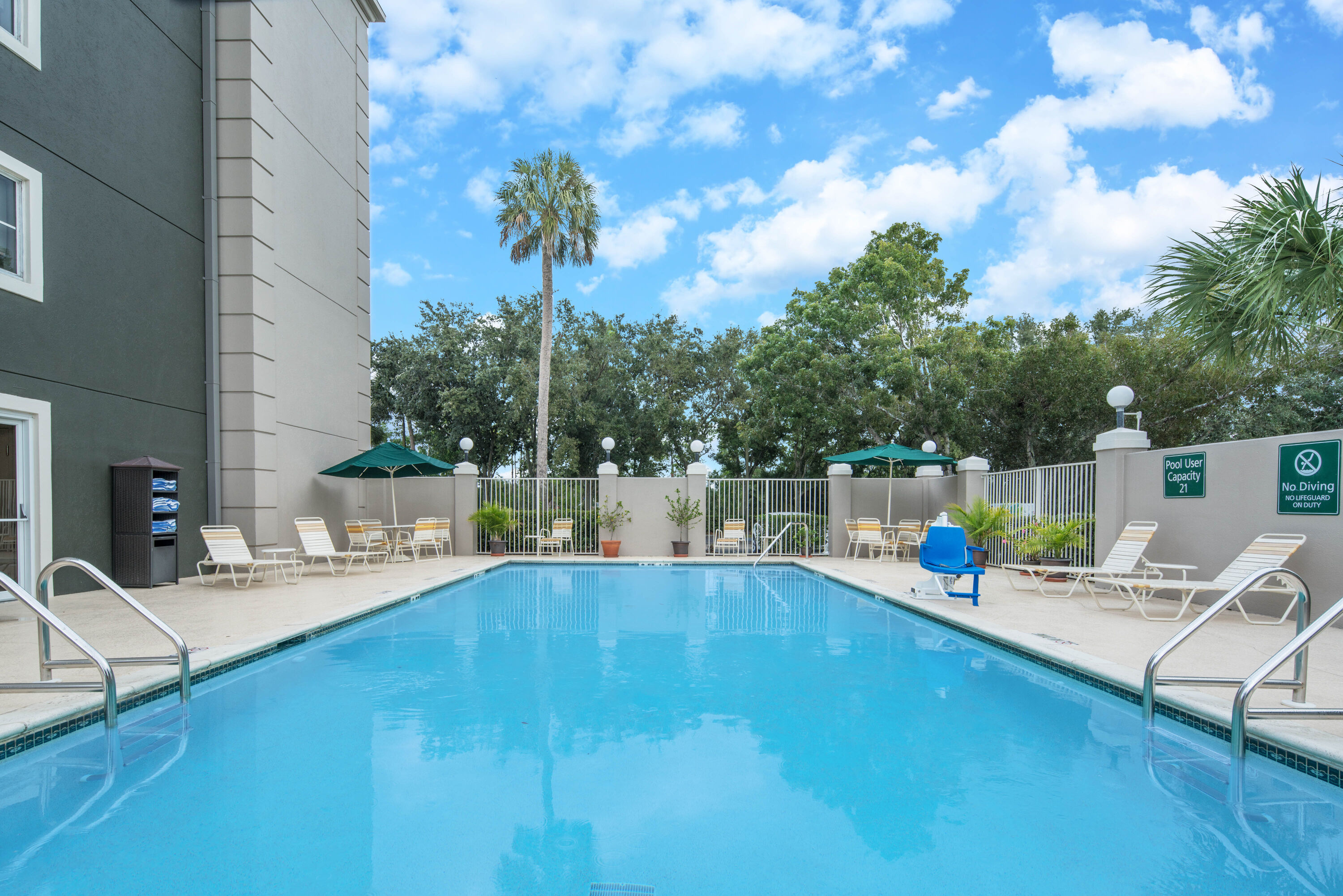 La Quinta Inn Amp Suites By Wyndham Naples East I 75
