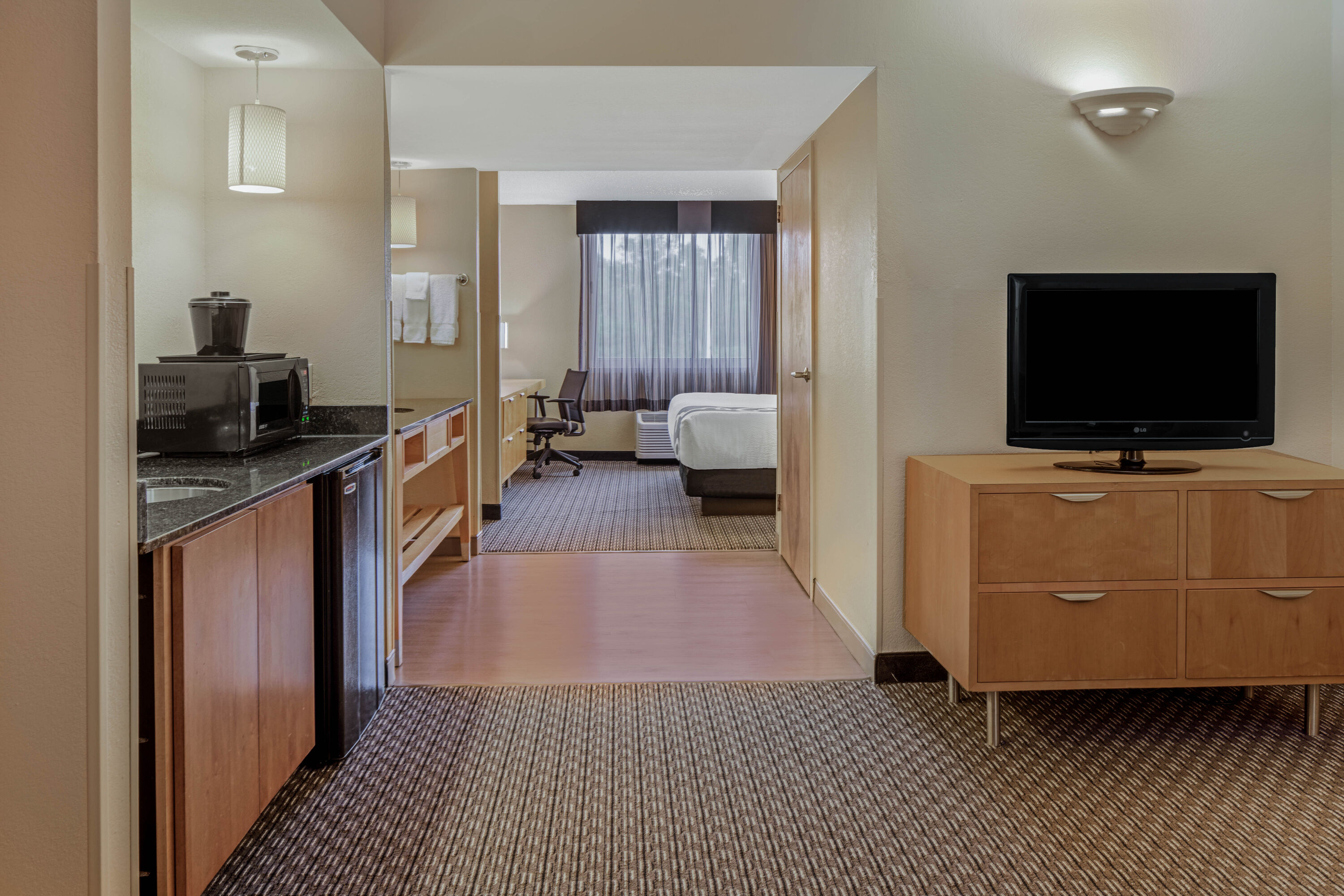 La Quinta Inn & Suites by Wyndham Naples Downtown suite in Naples, Florida