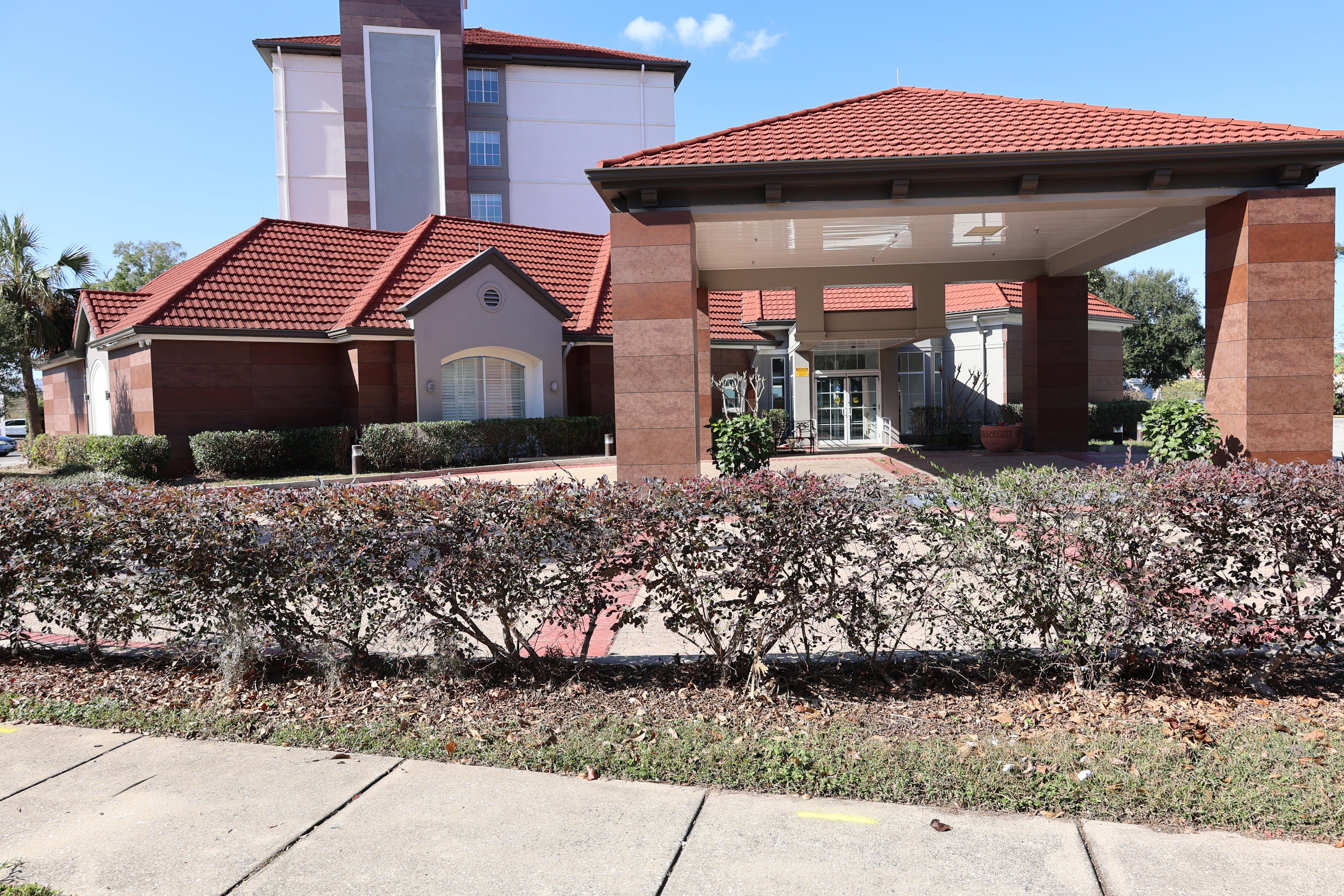 Exterior of La Quinta Inn & Suites by Wyndham Ocala hotel in Ocala, Florida