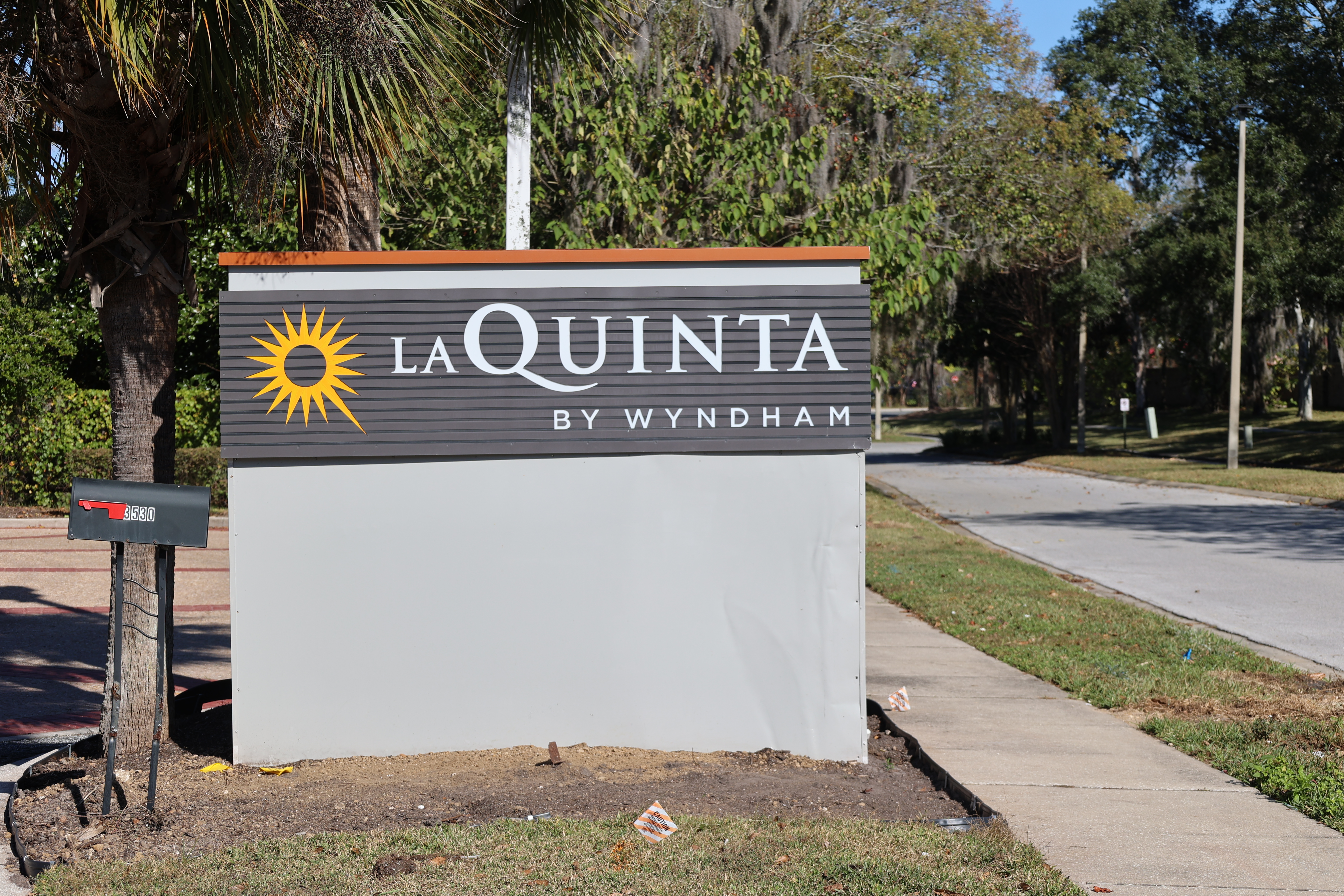 Exterior of La Quinta Inn & Suites by Wyndham Ocala hotel in Ocala, Florida