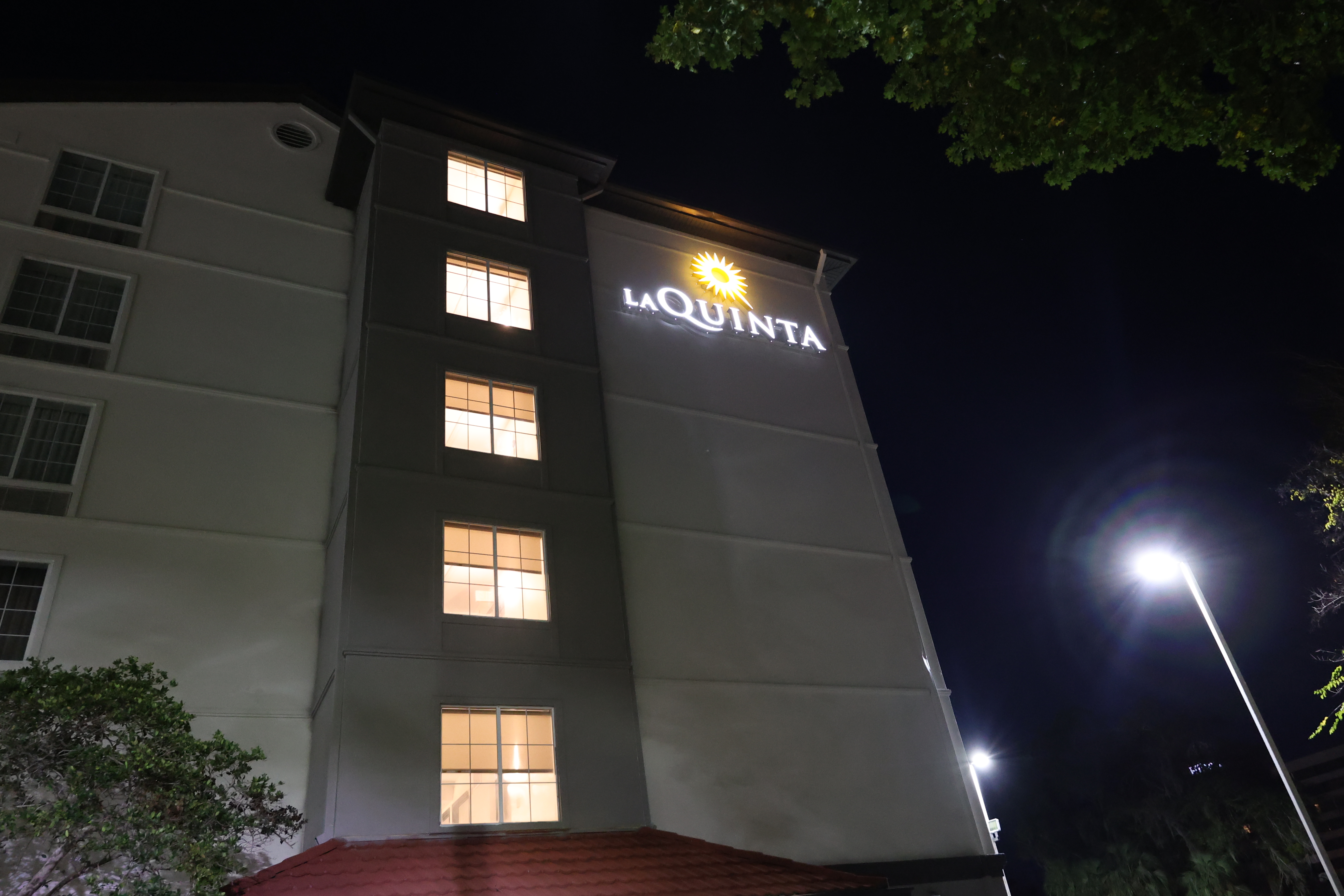 Exterior of La Quinta Inn & Suites by Wyndham Ocala hotel in Ocala, Florida