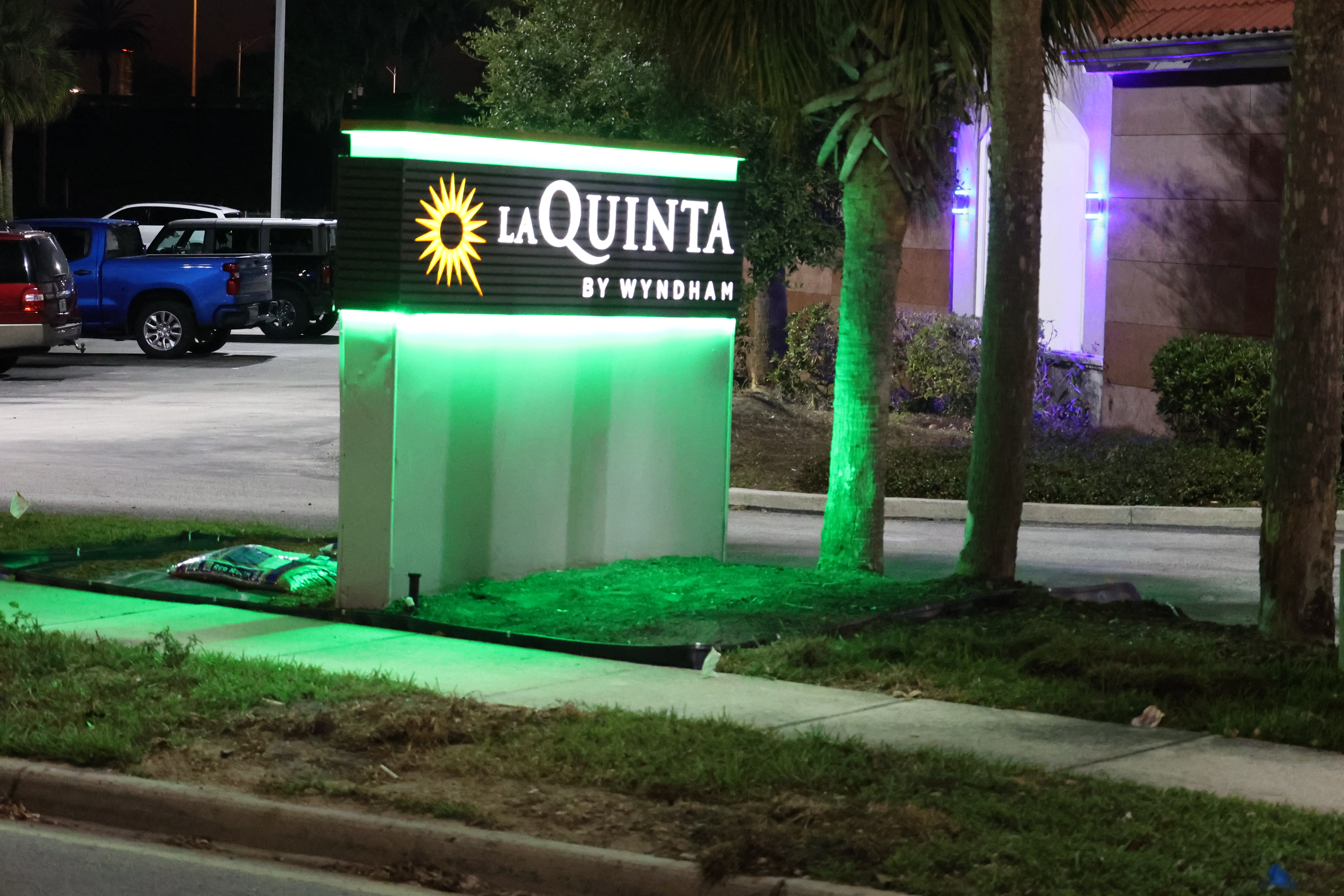 Exterior of La Quinta Inn & Suites by Wyndham Ocala hotel in Ocala, Florida