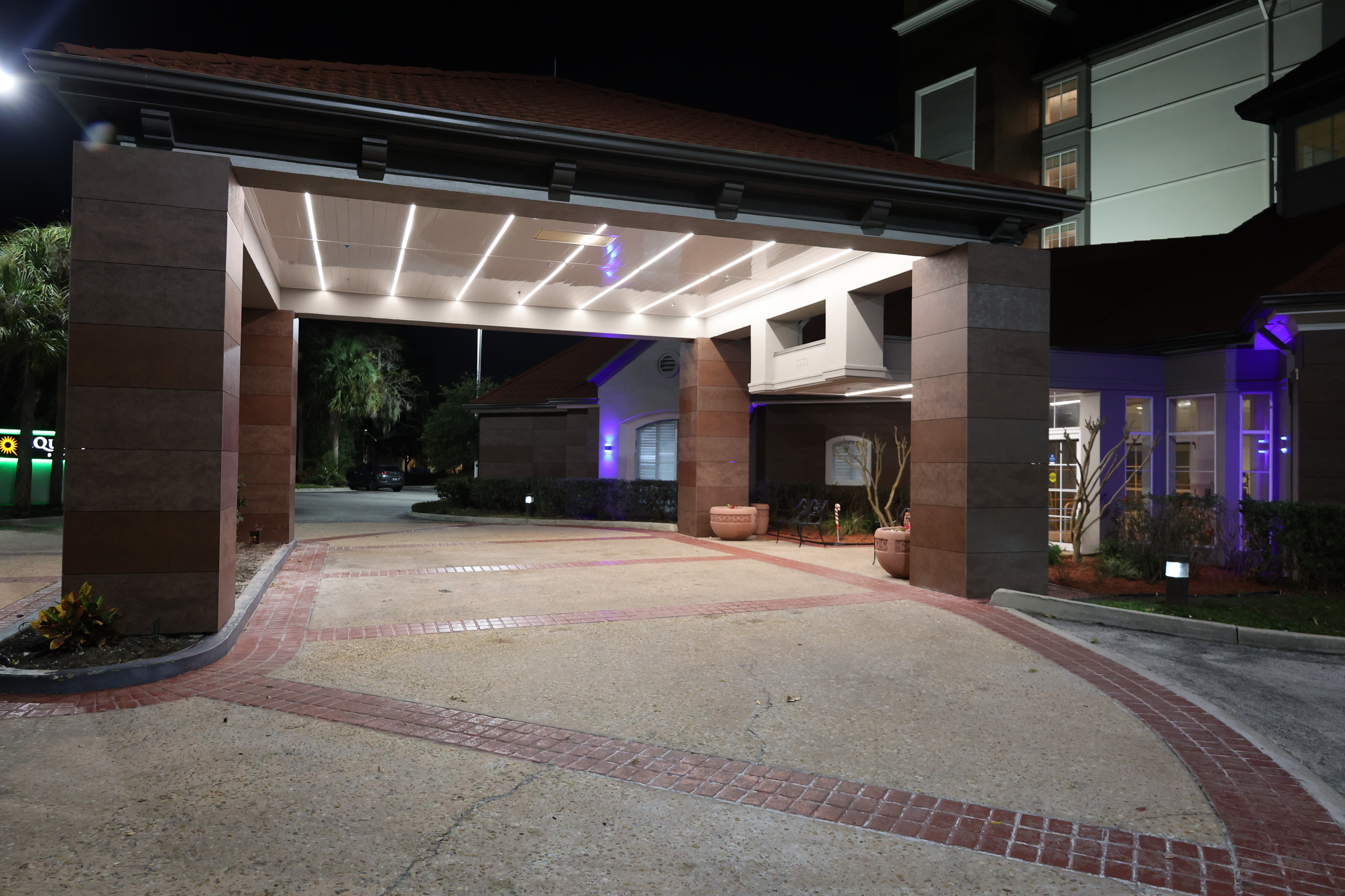 Exterior of La Quinta Inn & Suites by Wyndham Ocala hotel in Ocala, Florida