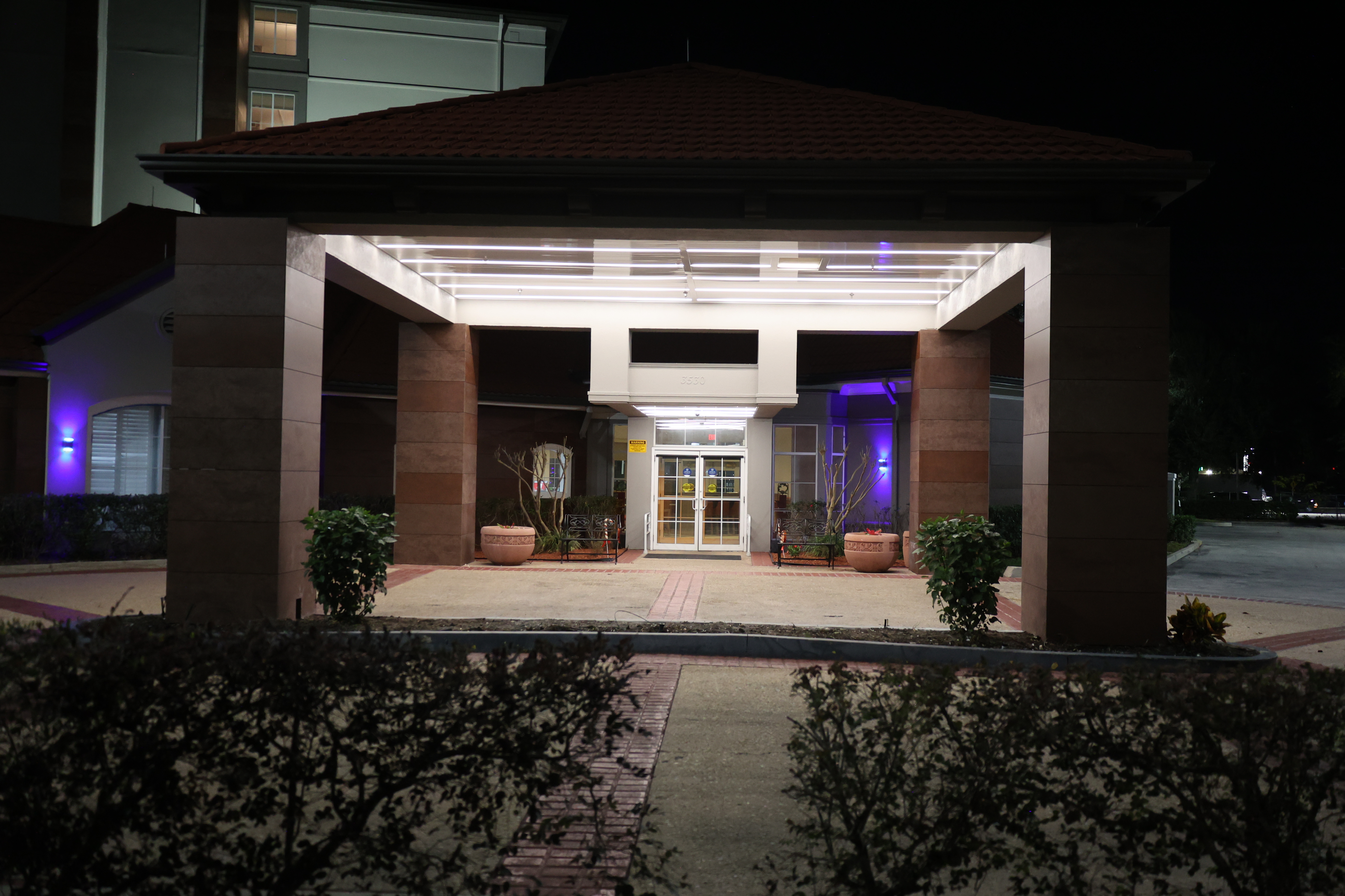 Exterior of La Quinta Inn & Suites by Wyndham Ocala hotel in Ocala, Florida