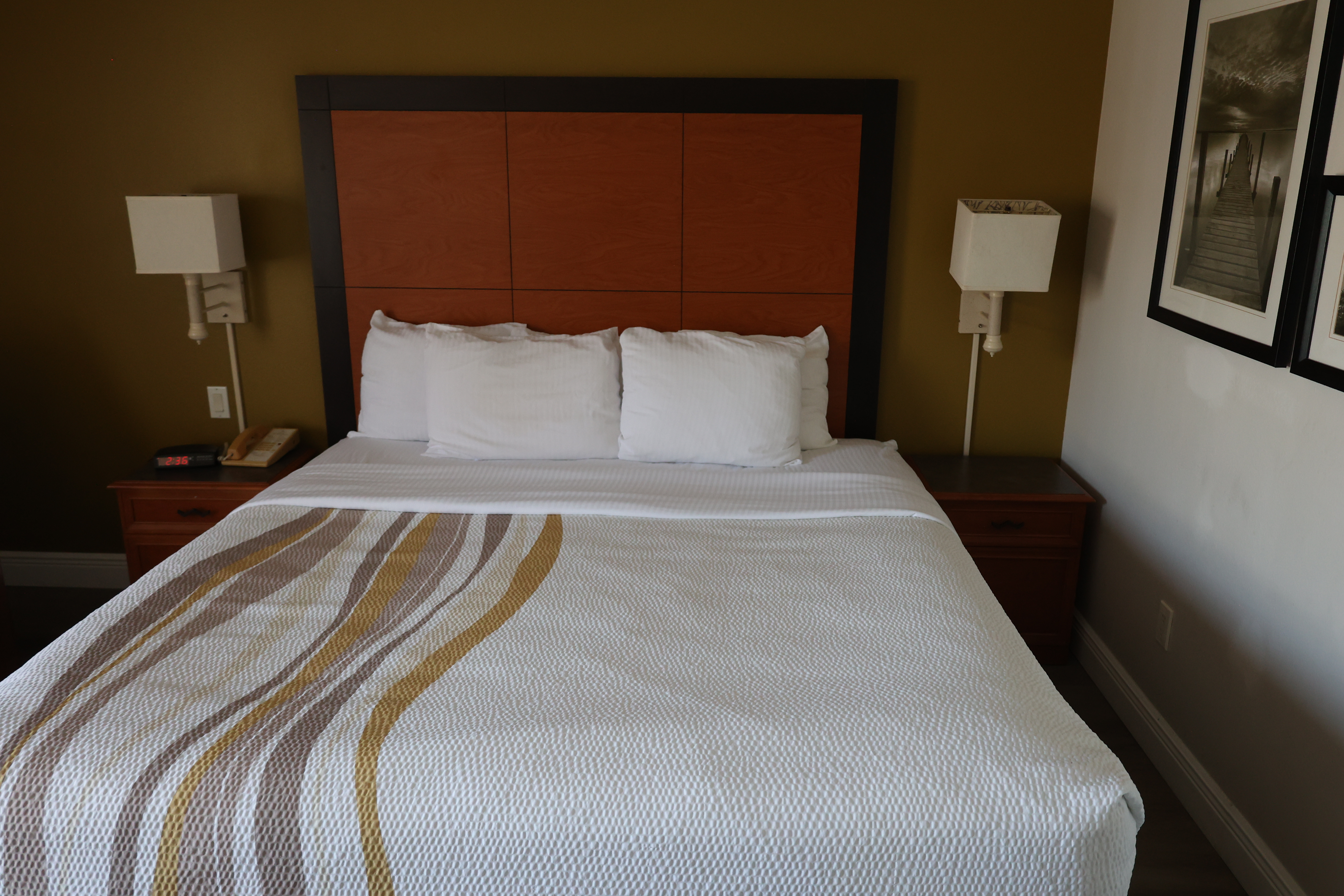 Guest room at the La Quinta Inn & Suites by Wyndham Ocala in Ocala, Florida
