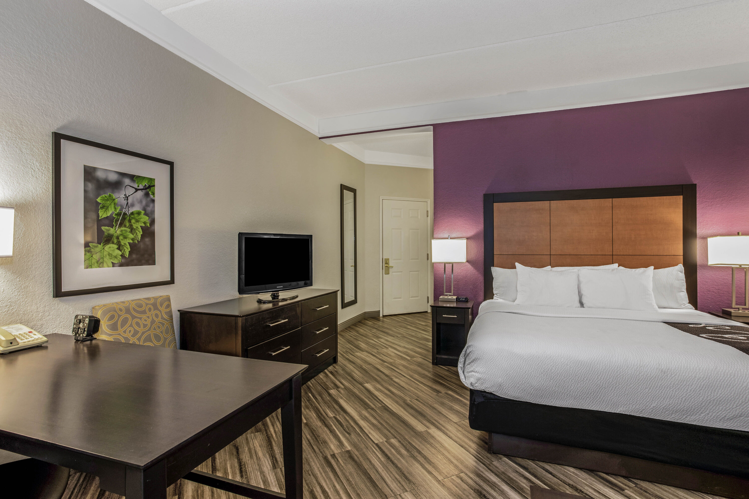 La Quinta Inn Amp Suites By Wyndham Orlando Airport North