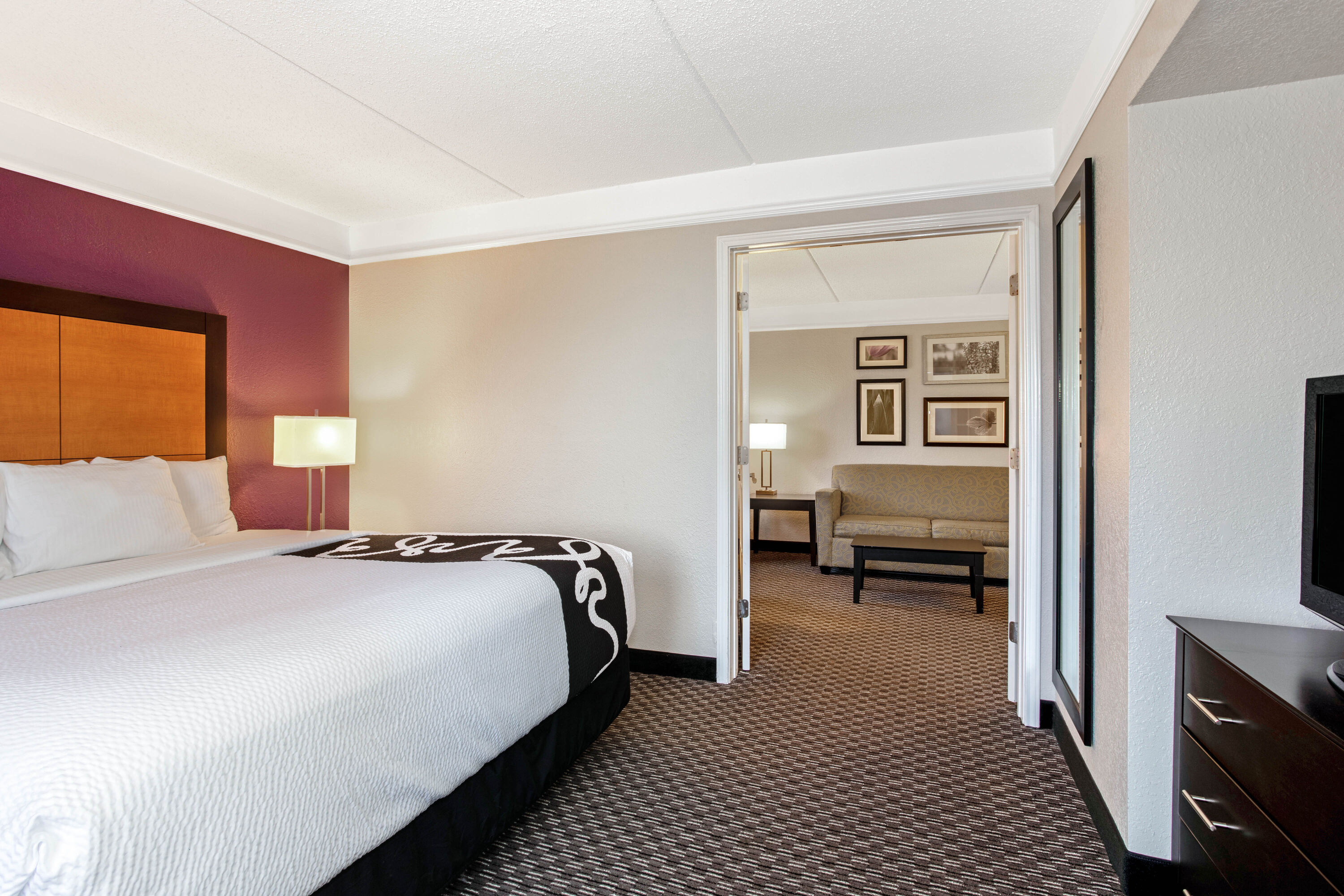La Quinta Inn & Suites by Wyndham Orlando Airport North suite in Orlando, Florida