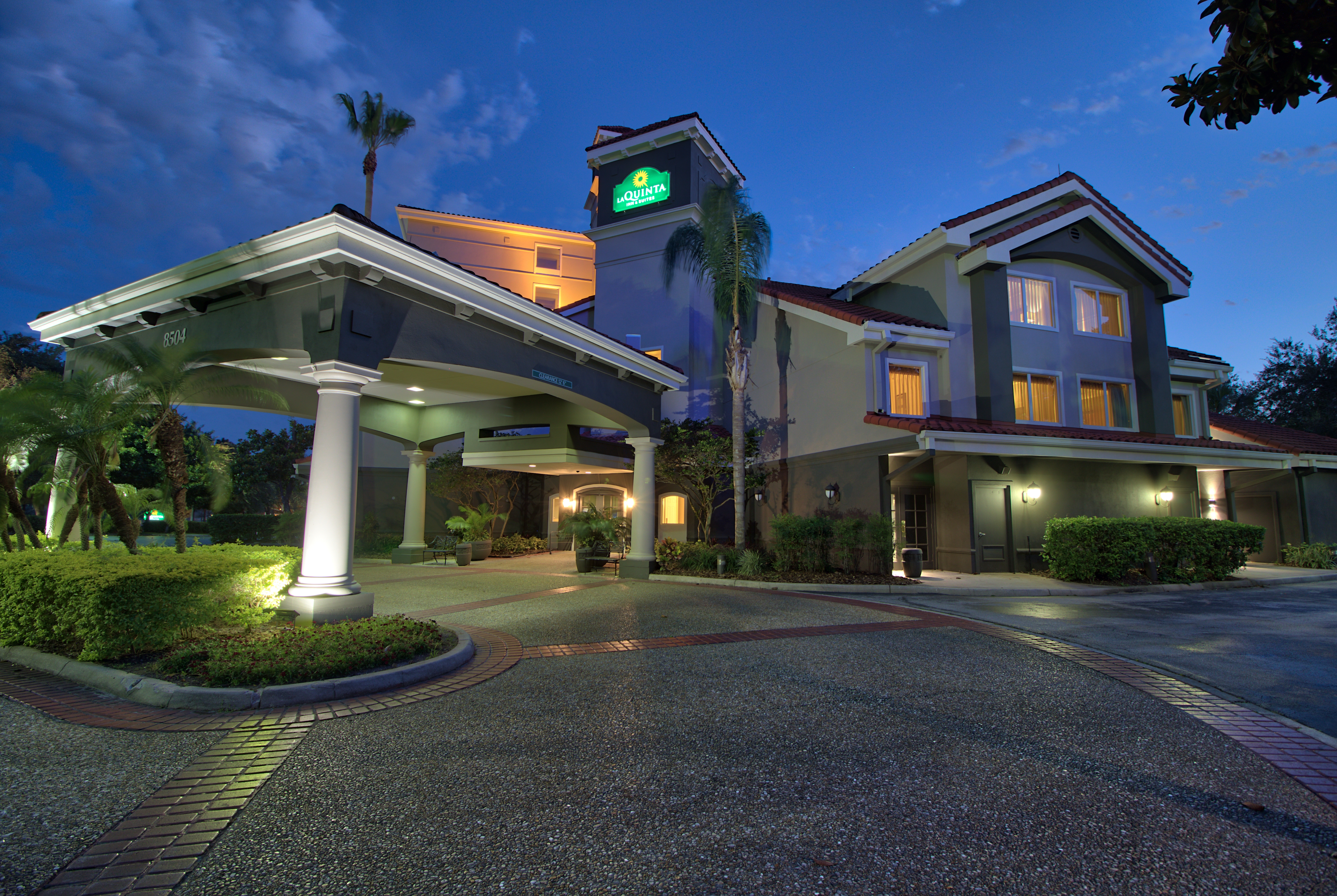 Exterior of La Quinta Inn & Suites by Wyndham Orlando I Drive/Conv Ctr hotel in Orlando, Florida