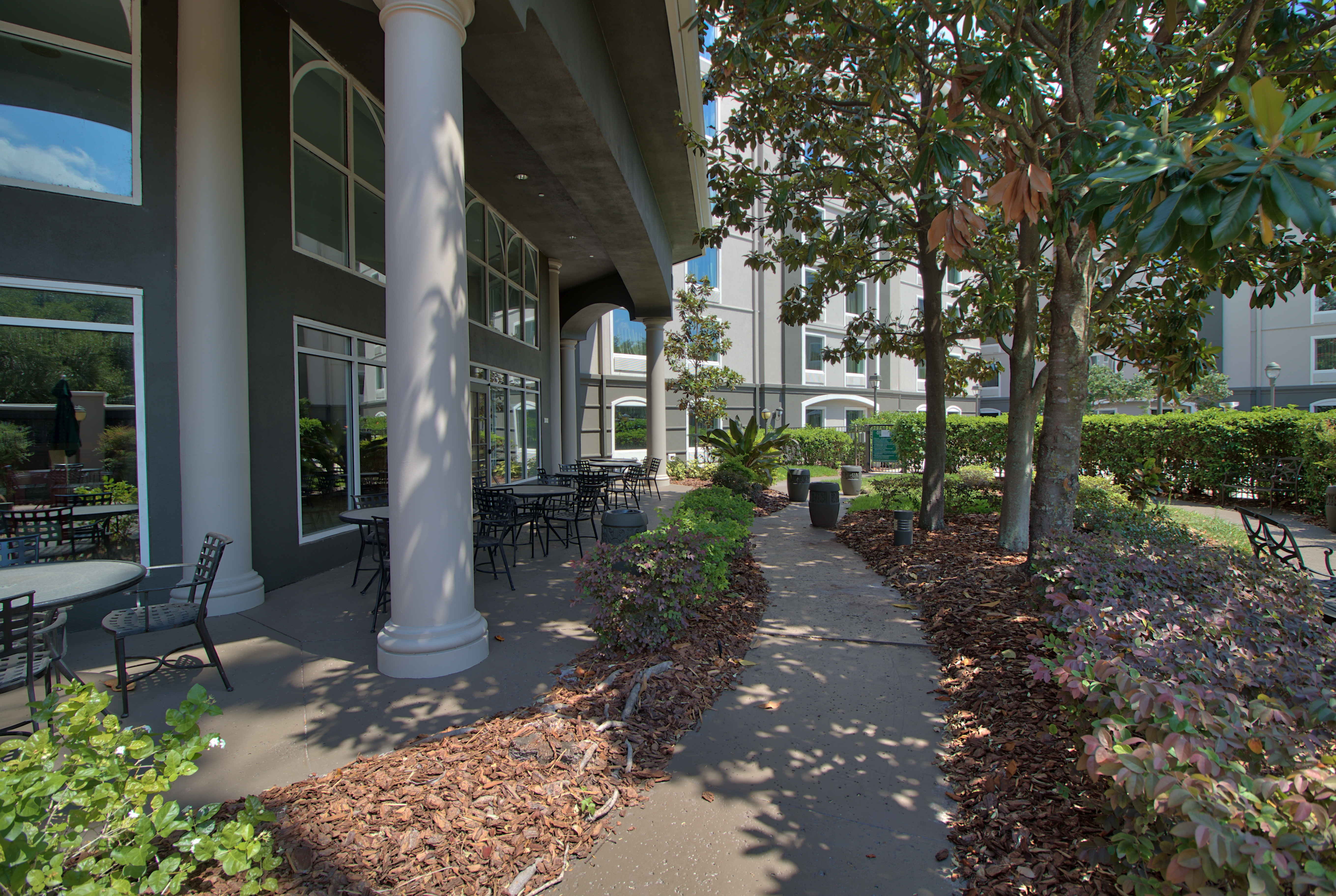 Exterior of La Quinta Inn & Suites by Wyndham Orlando I Drive/Conv Ctr hotel in Orlando, Florida