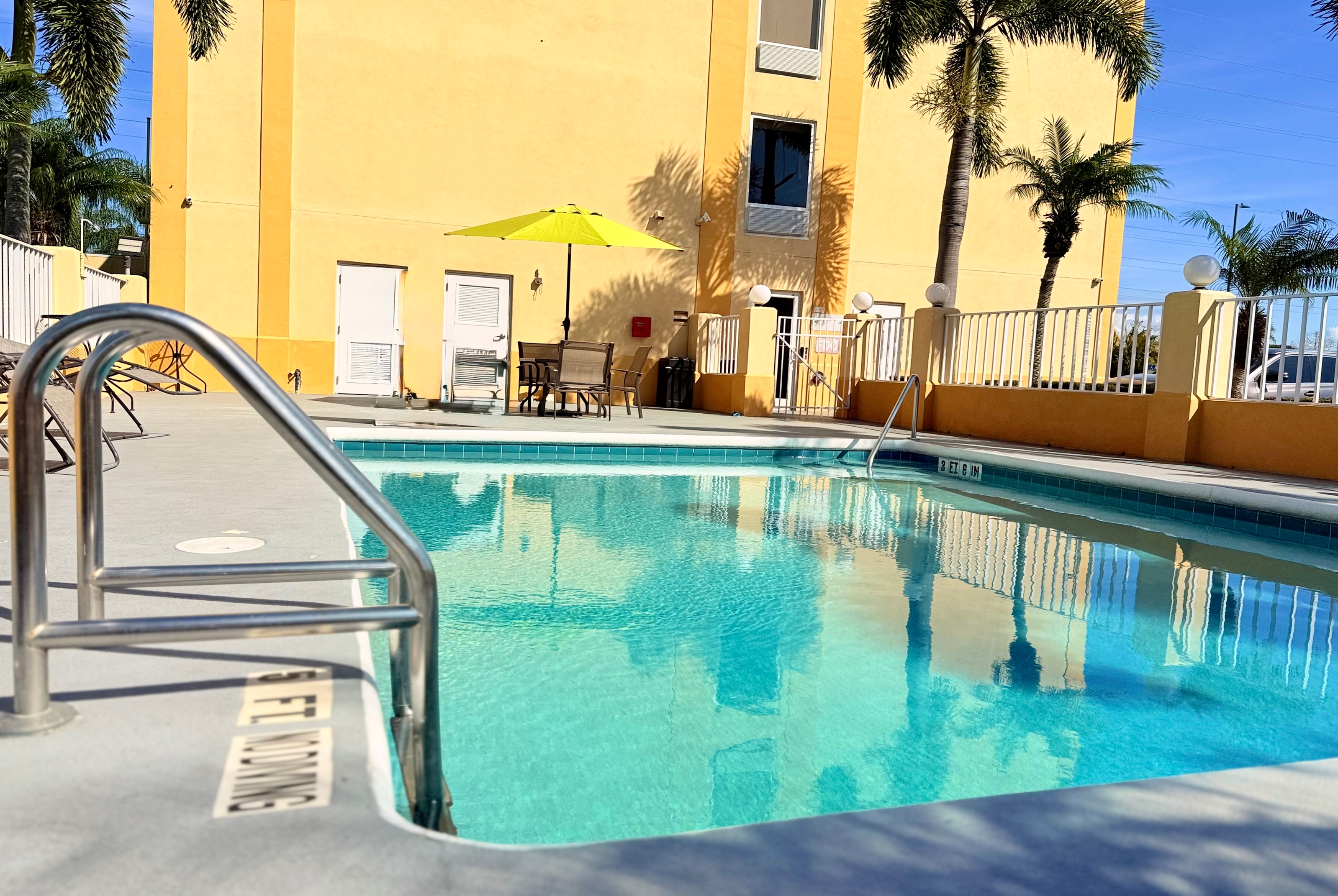 Pool at the La Quinta Inn & Suites by Wyndham Orlando Universal area in Orlando, Florida