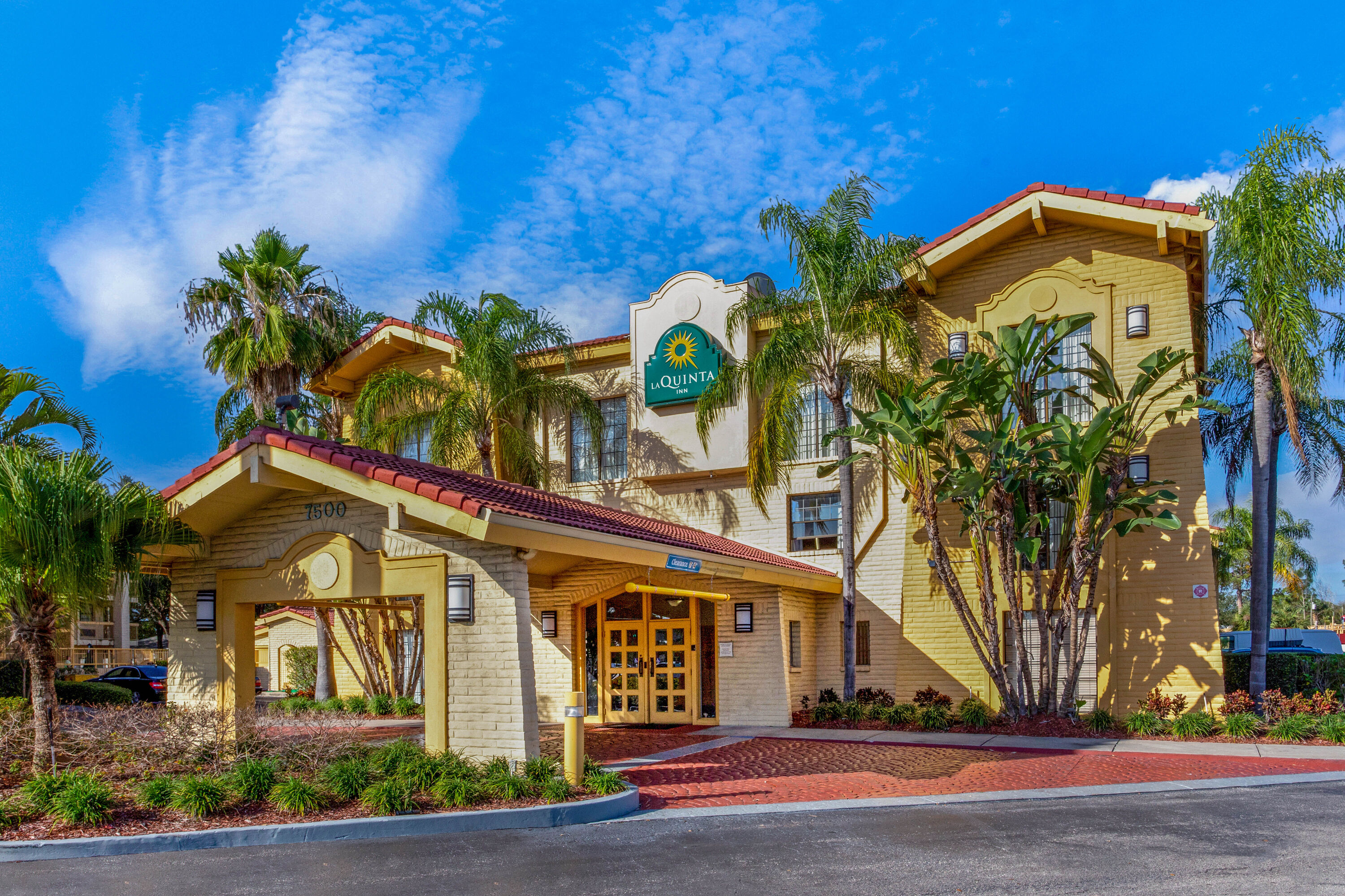 Exterior Day Image of La Quinta Inn by Wyndham Tampa Bay Pinellas Park Clearwater hotel in Pinellas Park, Florida