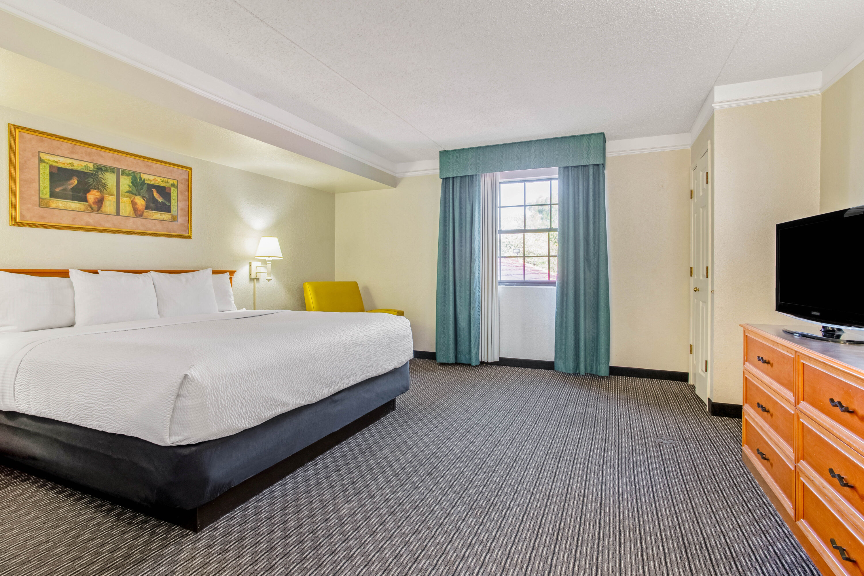 La Quinta Inn by Wyndham Tampa Bay Pinellas Park Clearwater suite in Pinellas Park, Florida