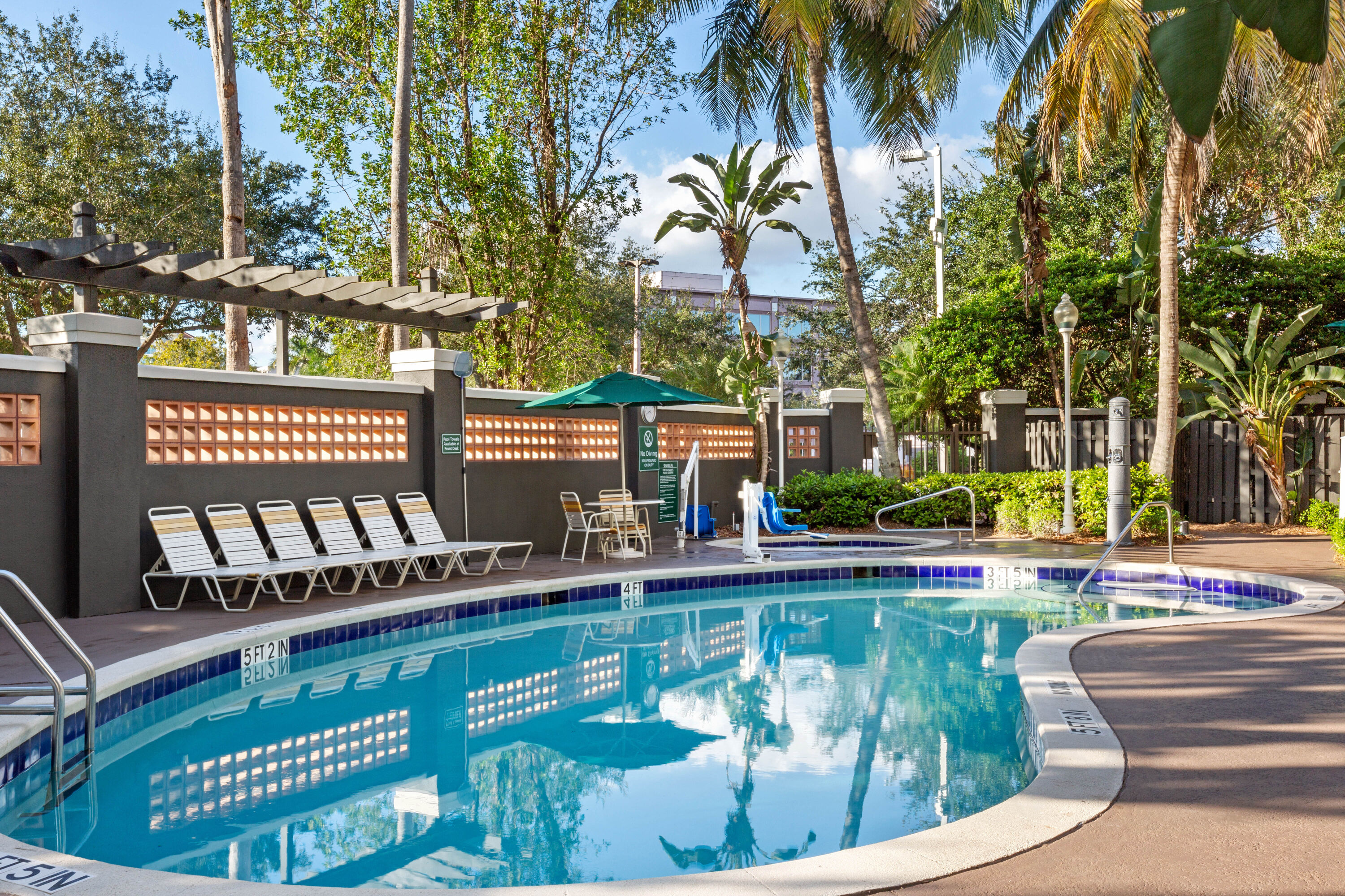 La Quinta Inn Amp Suites By Wyndham Ft Lauderdale