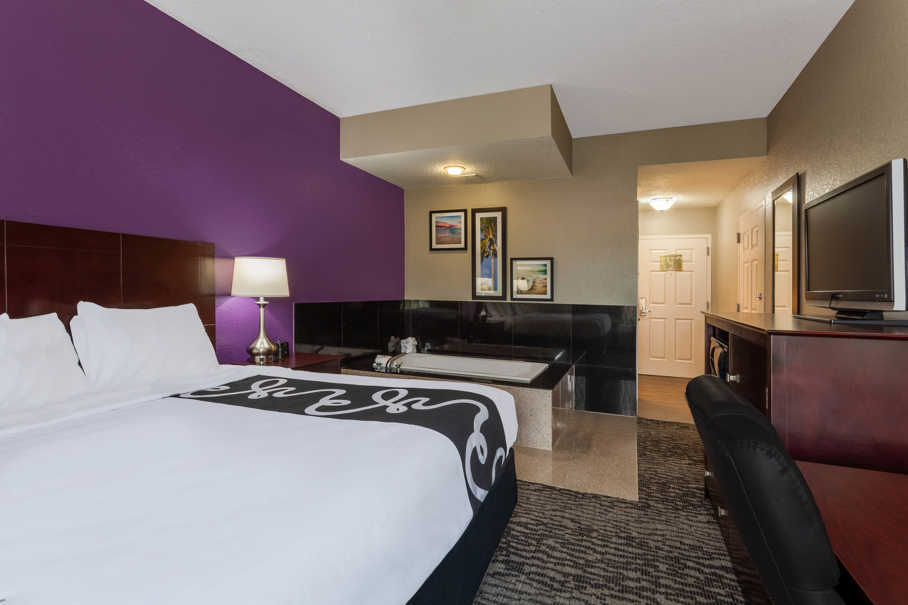 La Quinta Inn & Suites by Wyndham Port Orange / Daytona suite in Port Orange, Florida