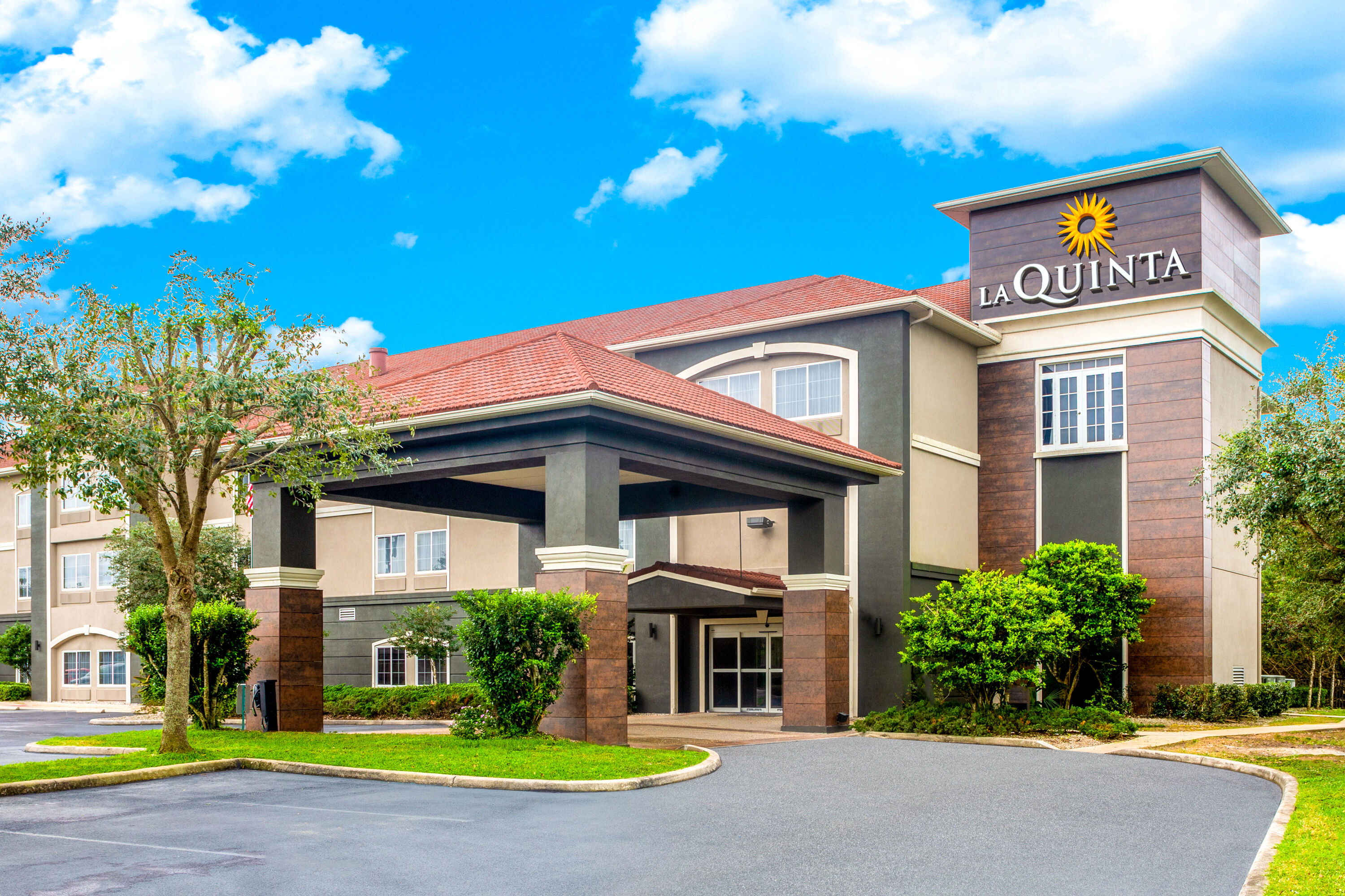 La Quinta Inn & Suites by Wyndham Sebring Sebring, FL Hotels