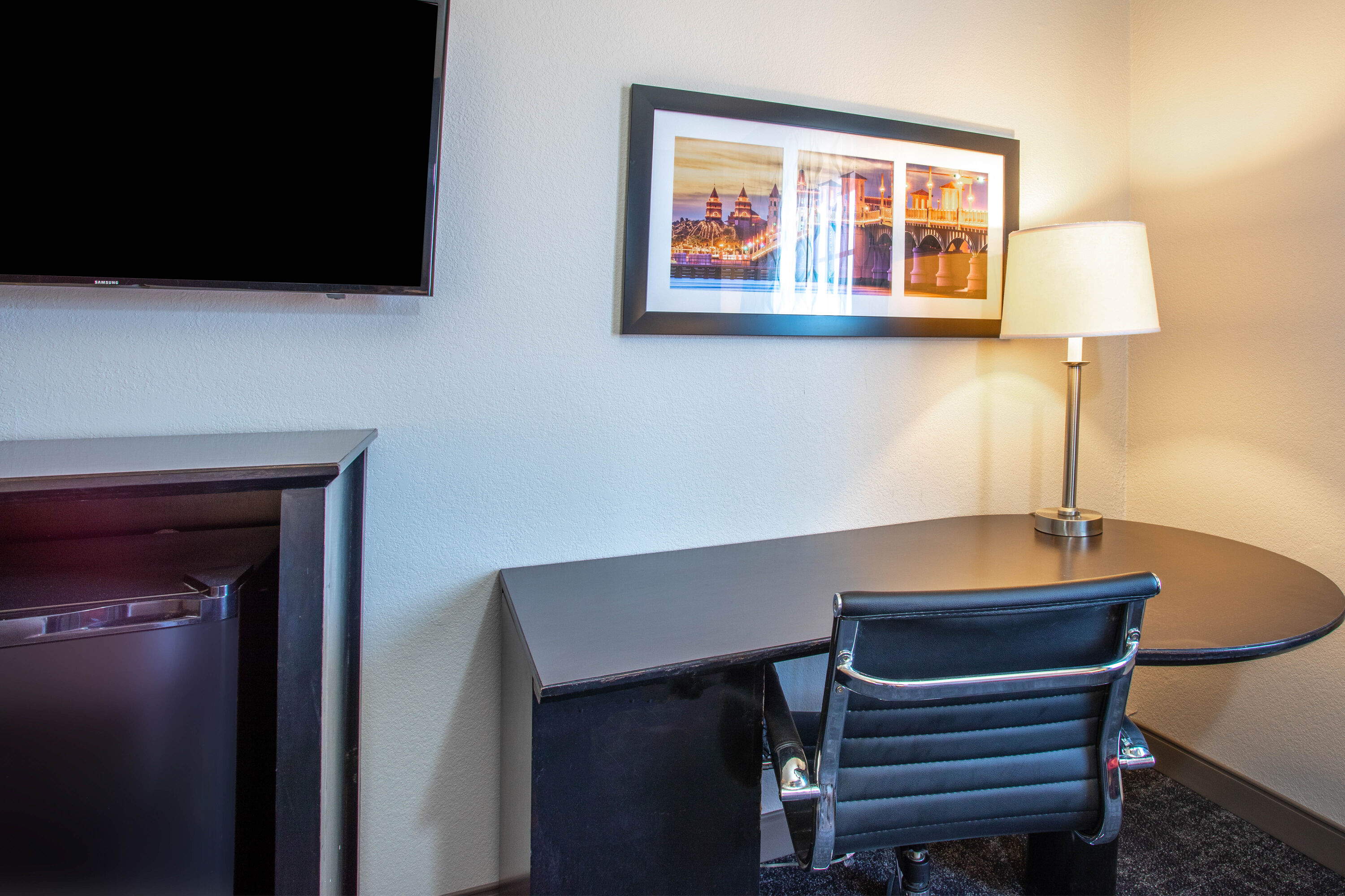 Guest room feature at the La Quinta Inn & Suites by Wyndham St. Augustine in St. Augustine, Florida