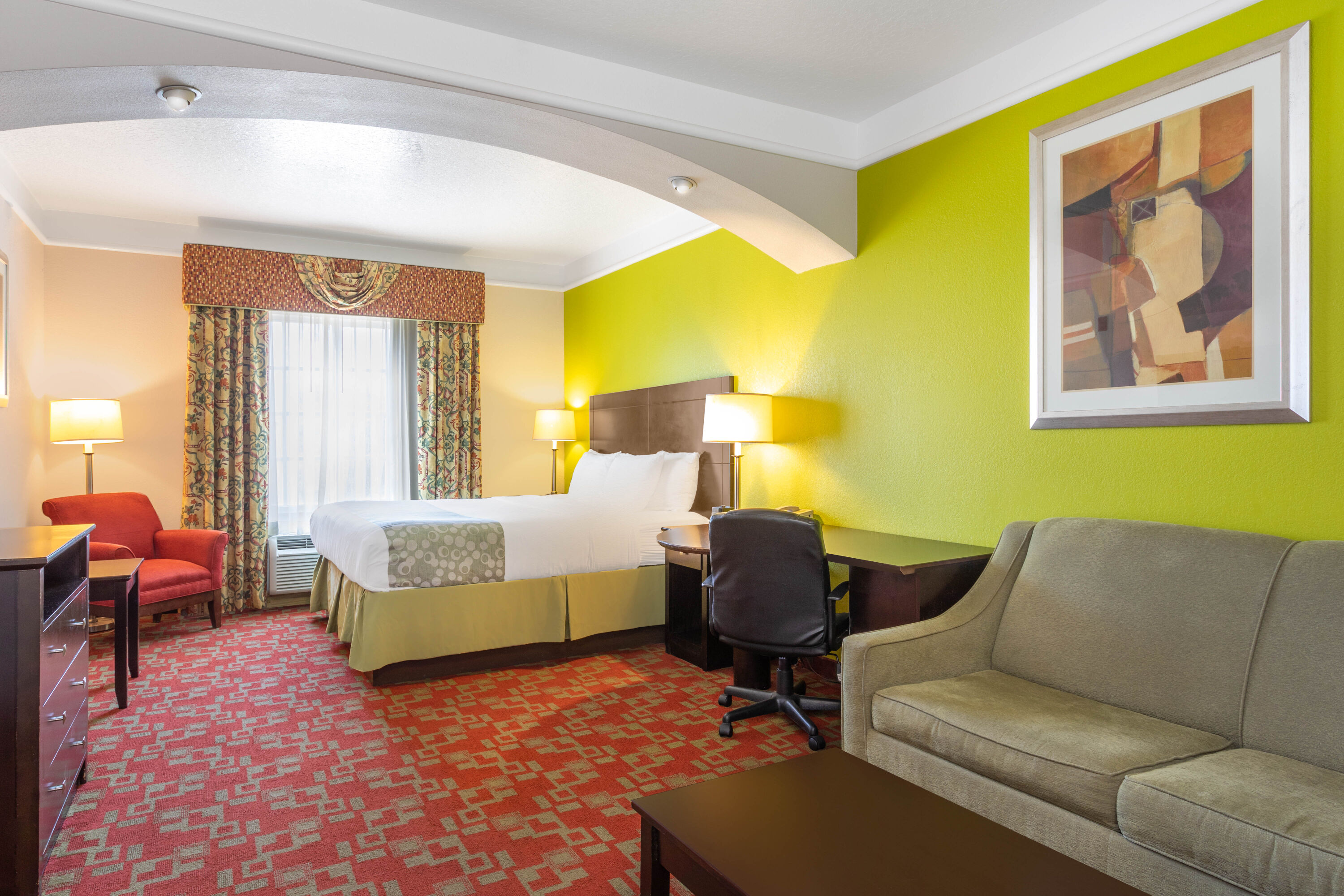 La Quinta Inn & Suites by Wyndham St. Augustine suite in St. Augustine, Florida