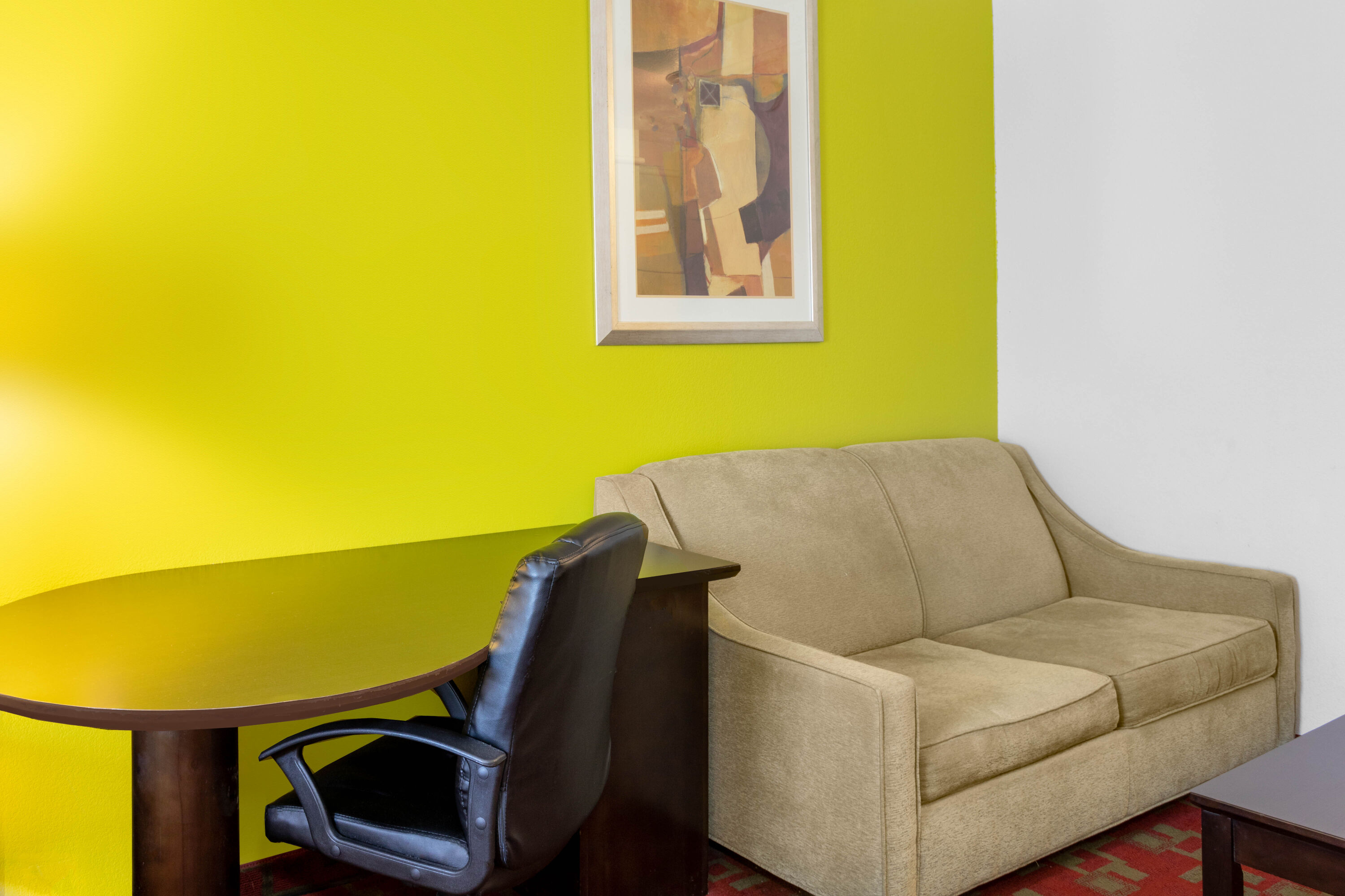 La Quinta Inn & Suites by Wyndham St. Augustine suite in St. Augustine, Florida