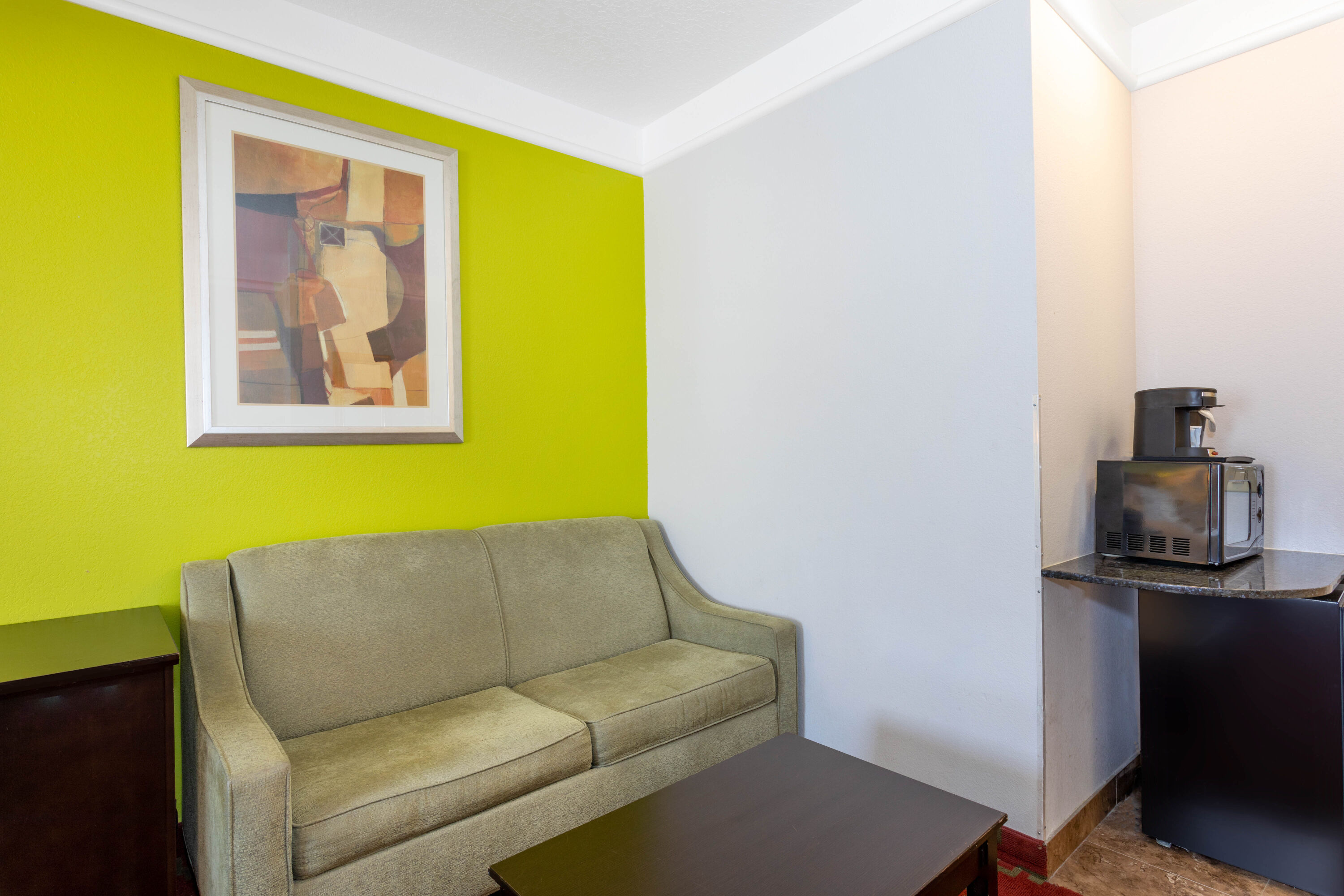 La Quinta Inn & Suites by Wyndham St. Augustine suite in St. Augustine, Florida