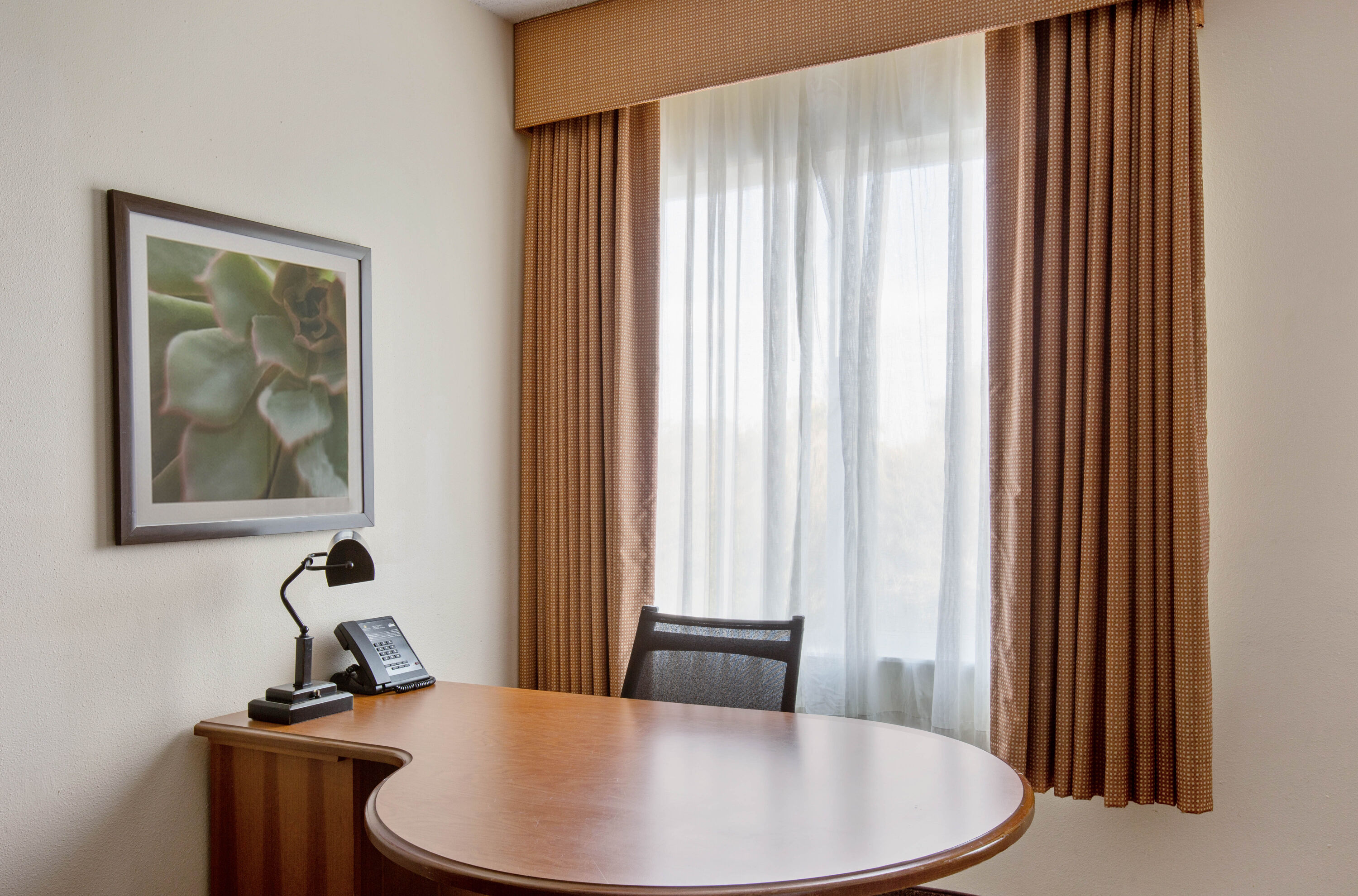 La Quinta Inn & Suites by Wyndham Sawgrass suite in Sunrise, Florida