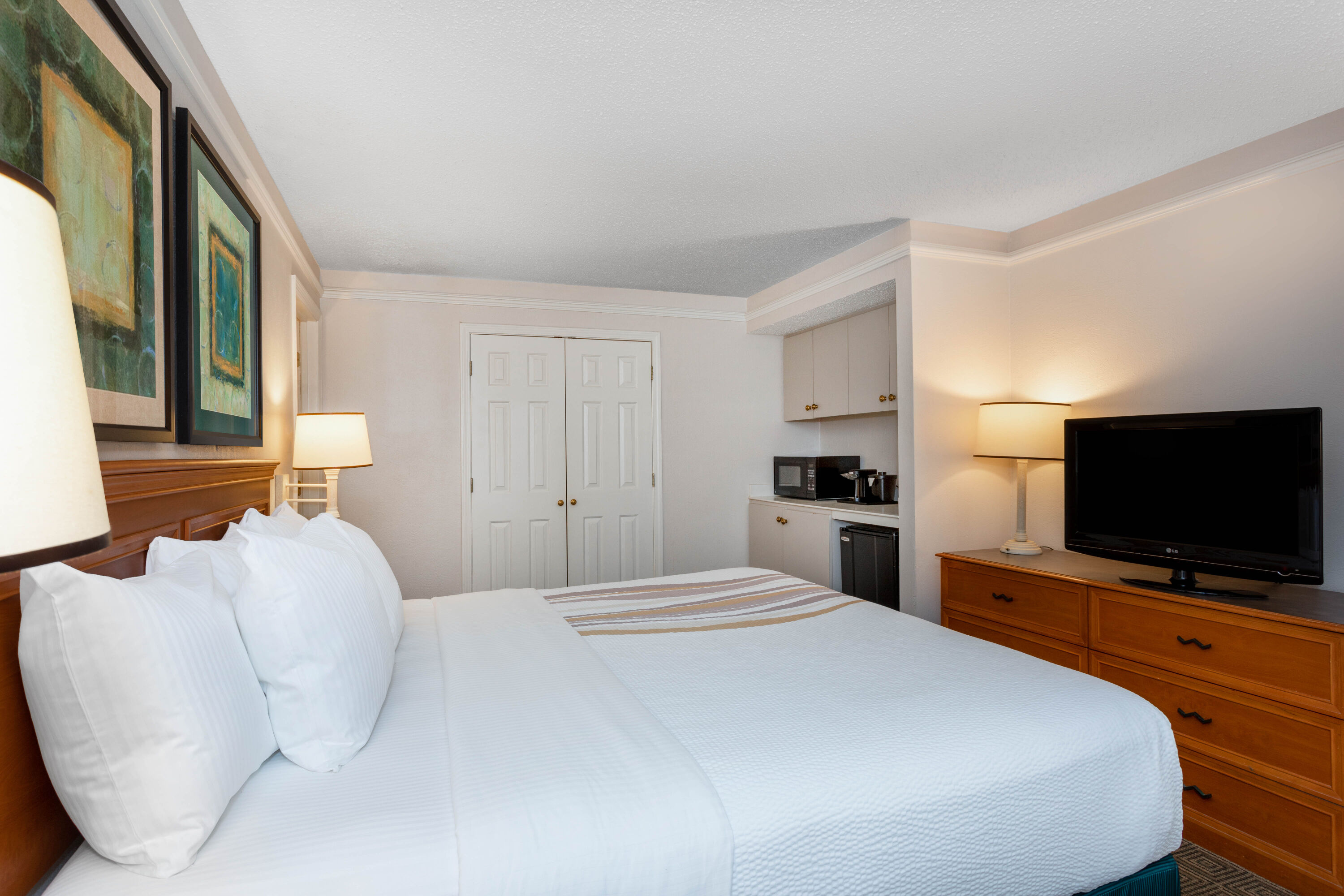 La Quinta Inn by Wyndham Tallahassee North suite in Tallahassee, Florida